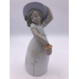 Lladro Figure 'Little Daisy' (18cm)