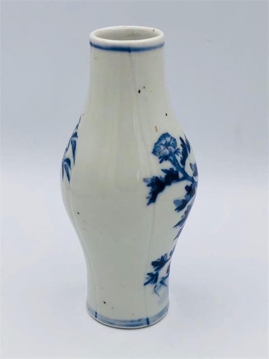 A Blue and White Chinese vase, 15cm High Kangxi period - Image 2 of 4