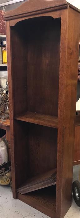 Wooden bookcase with adjustable shelves