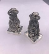 A pair of condiments in the form of rabbits stamped 800