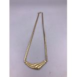A 9ct yellow gold necklace (15.9g)