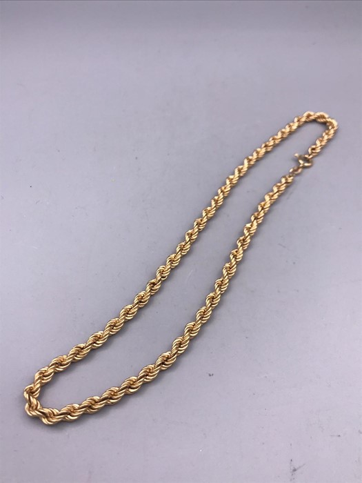 A 9ct yellow gold chain (7.4g)