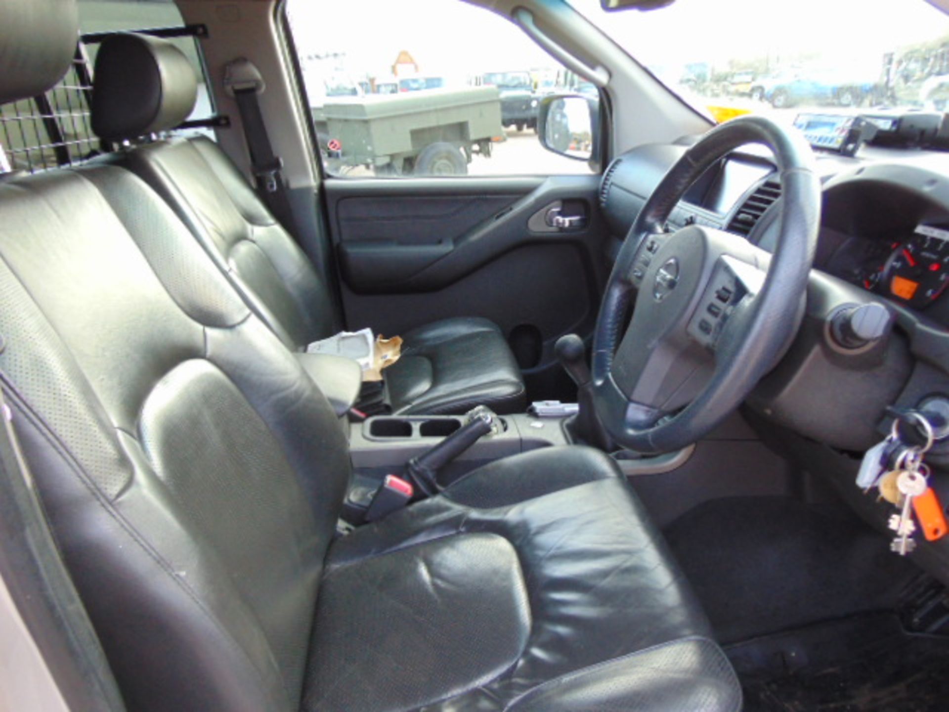 2008 Nissan Navara Aventura Double Cab 2.5 dCi Incident Response Vehicle - Image 14 of 24