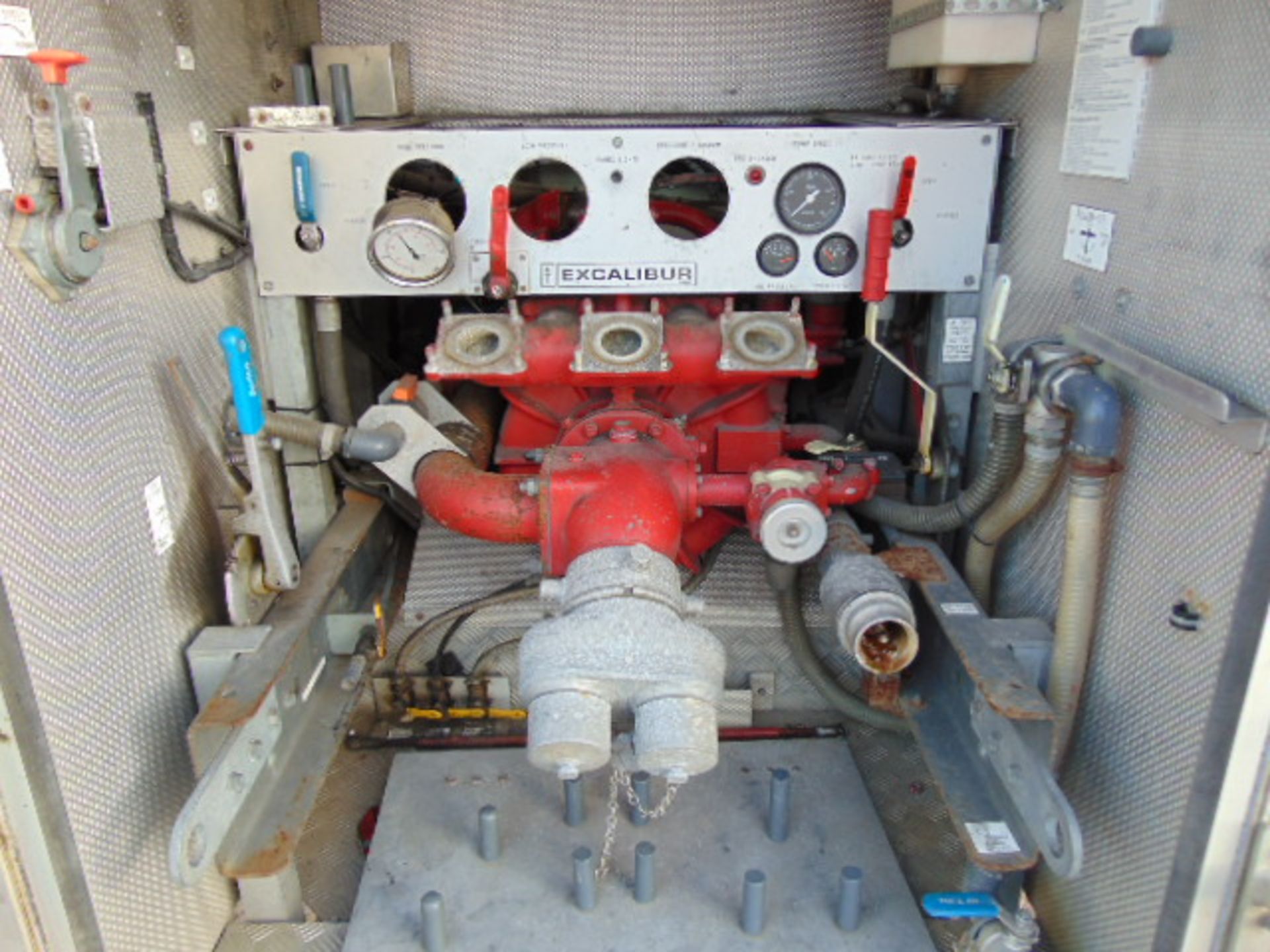 Mercedes 1124 Saxon Fire Engine - Image 10 of 17