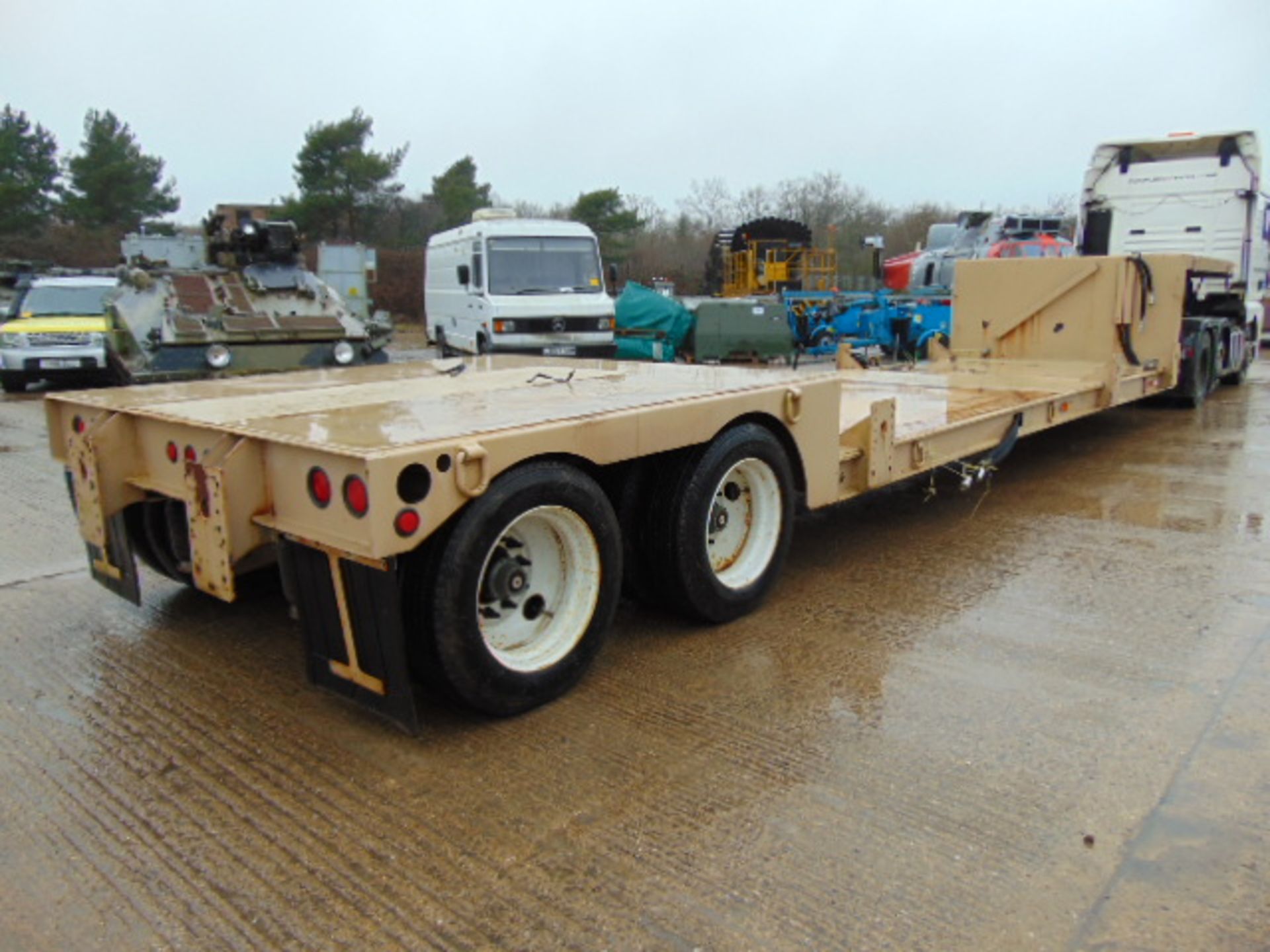 2007 Fontaine 44ft Twin Axle Step Frame Low Loader Trailer