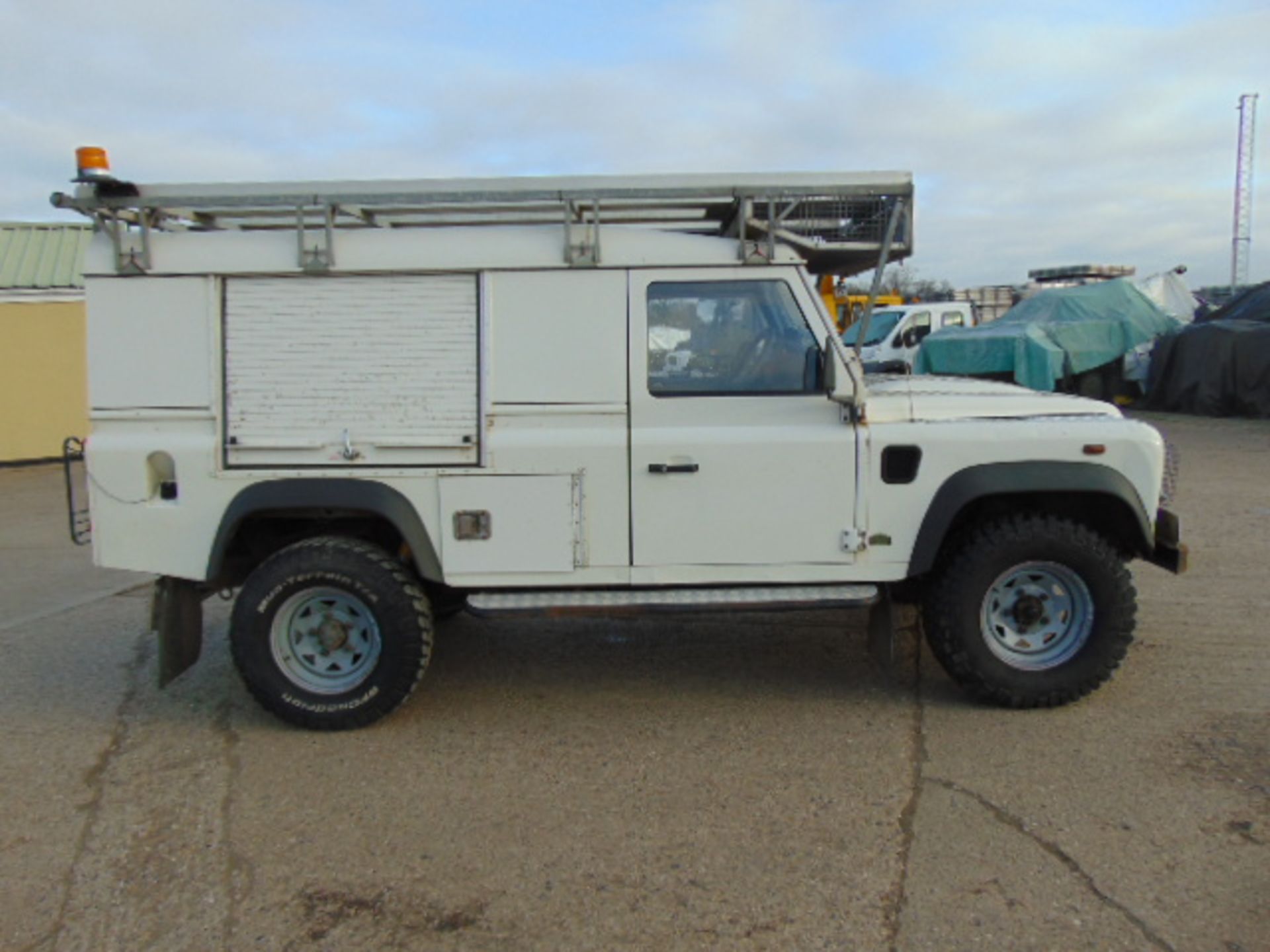Land Rover Defender 110 Puma Hardtop 4x4 Special Utility (Mobile Workshop) complete with Winch - Image 5 of 23