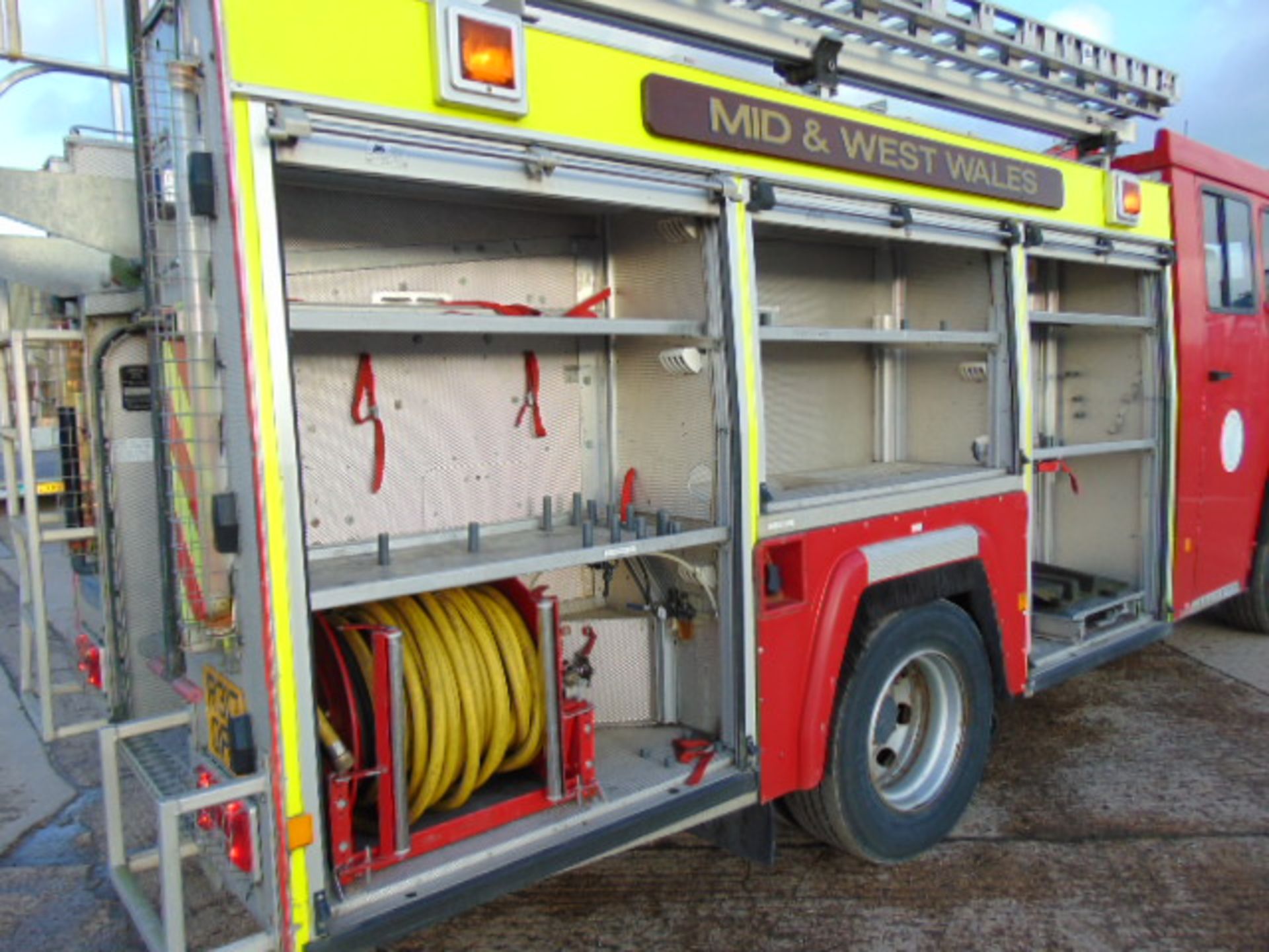 Mercedes 1124 Saxon Fire Engine - Image 11 of 17