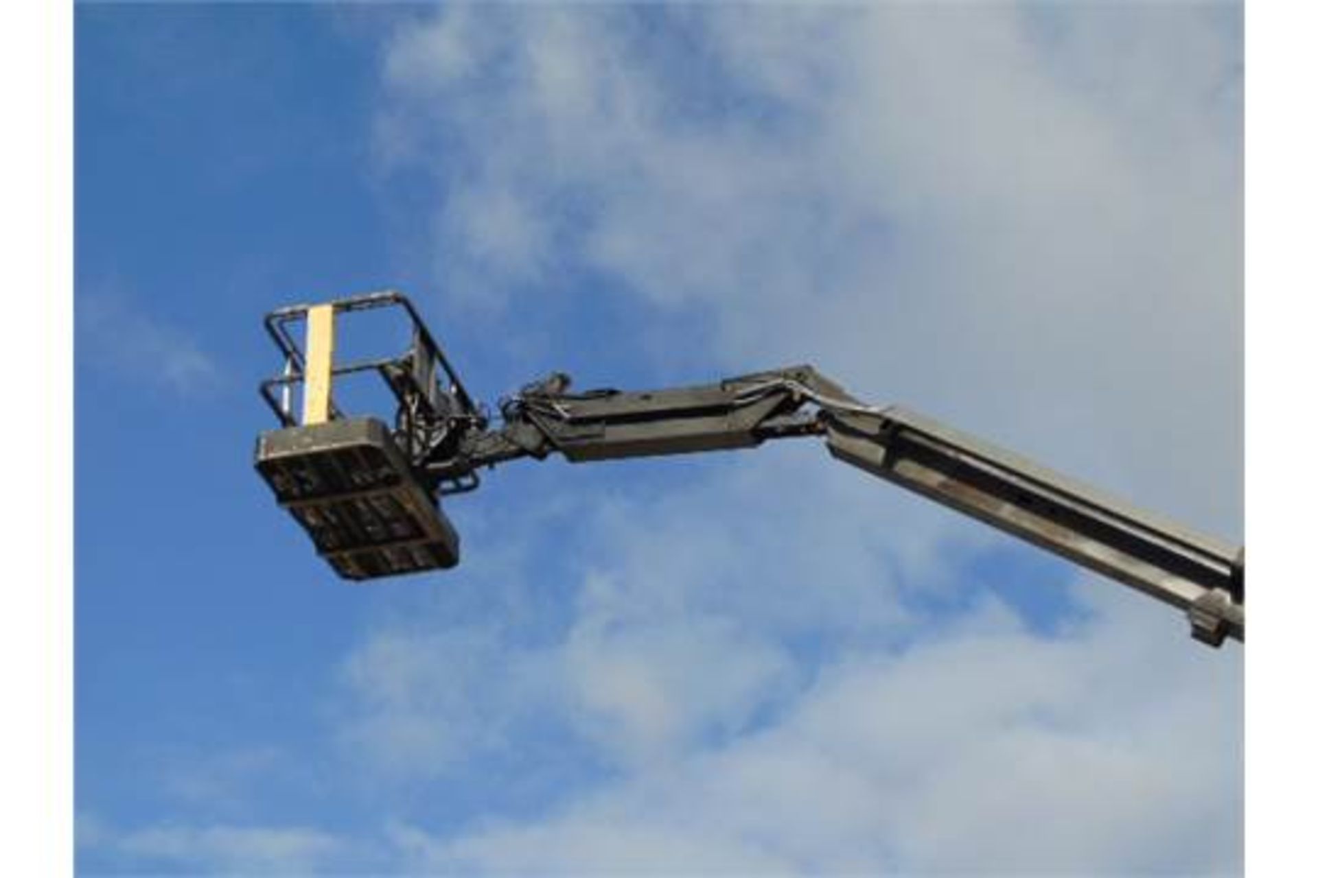 Grove MZ82X Telescopic Aerial Work Platform - Image 14 of 23