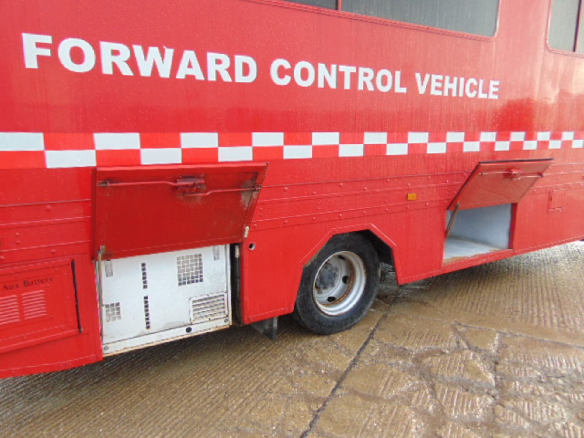 2003 Mercedes 815 4x2 Forward Control Vehicle - Image 16 of 24