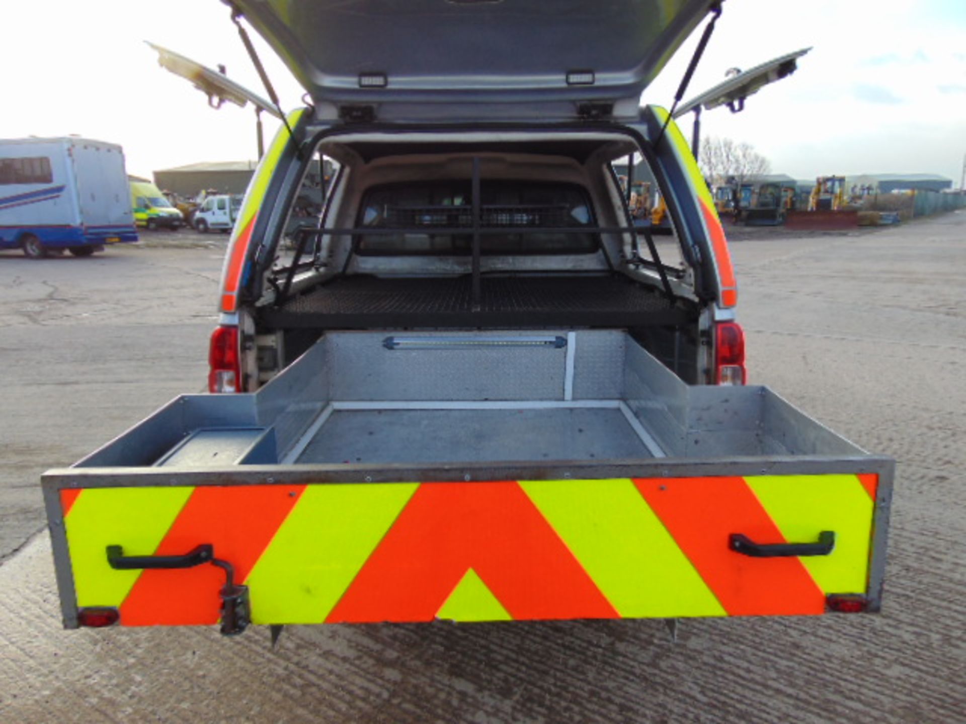 2008 Nissan Navara Aventura Double Cab 2.5 dCi Incident Response Vehicle - Image 18 of 24