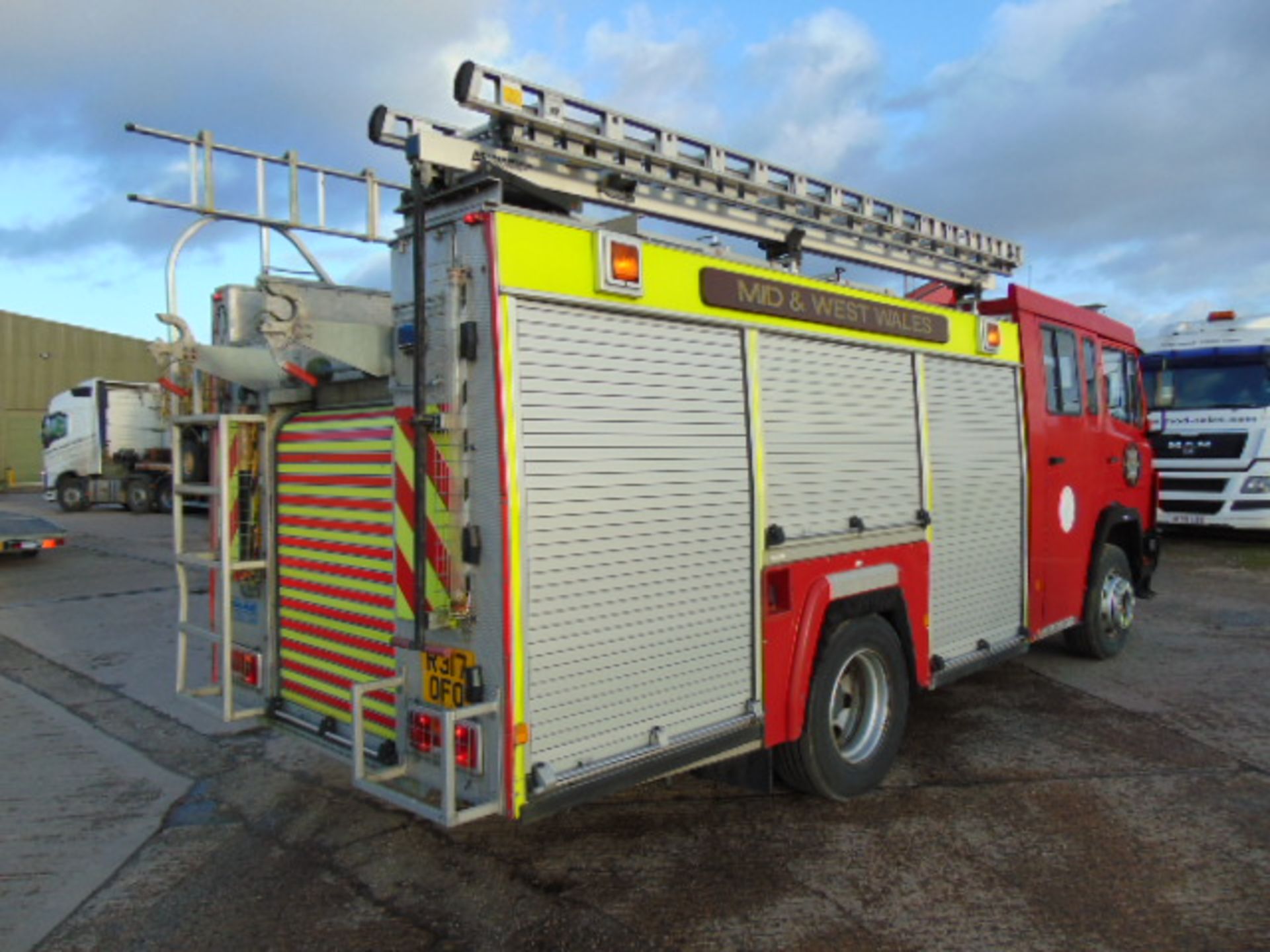 Mercedes 1124 Saxon Fire Engine - Image 6 of 17