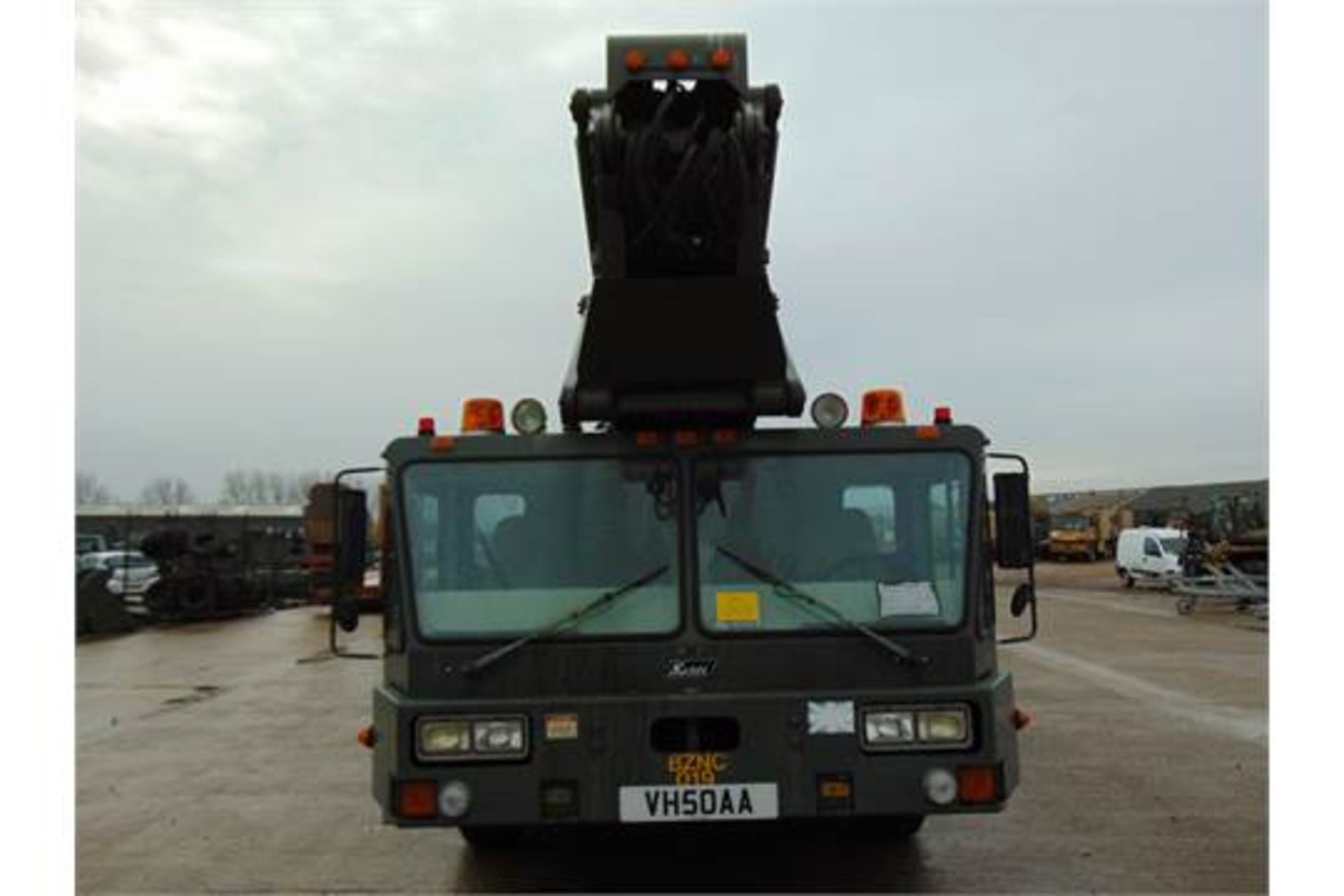 Condor 125S Elevating and Rotating Aerial Work Platform on 2000 Sabel 6x6 Truck - Image 2 of 32