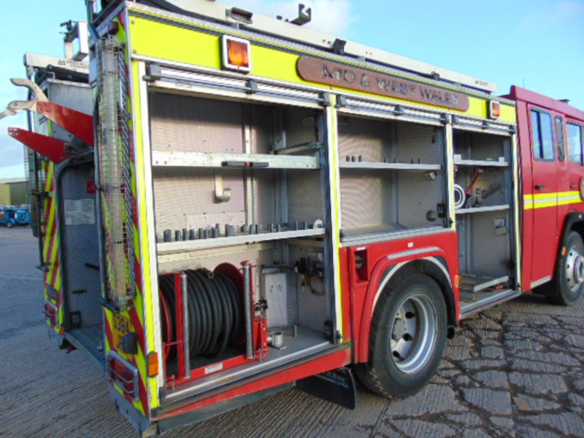 Mercedes 1124 Saxon Fire Engine - Image 11 of 16