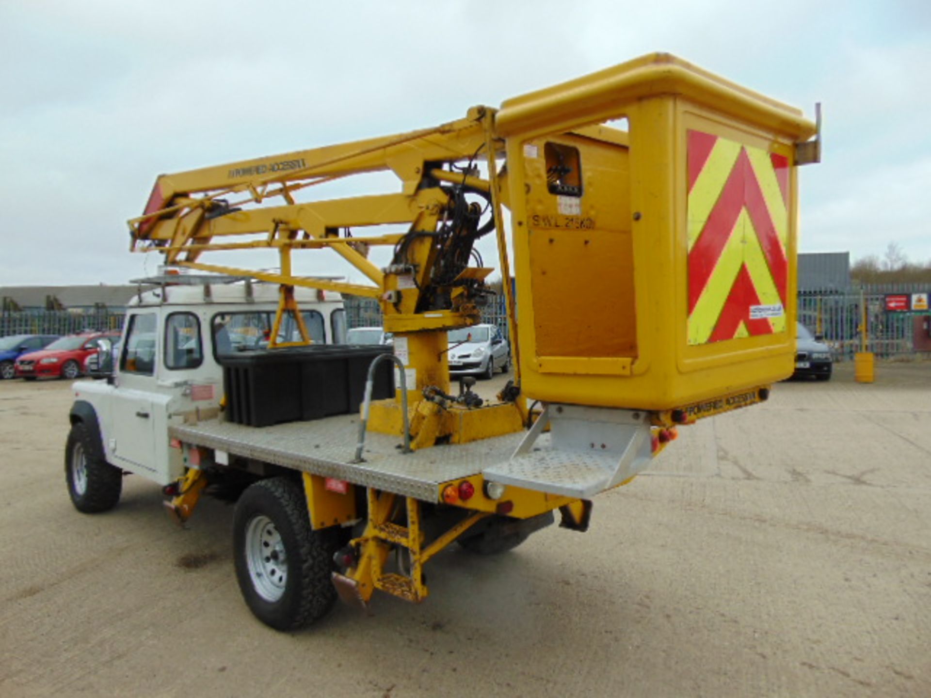 Land Rover Defender 130 TD5 Cherry Picker / Access Lift - Bild 11 aus 22