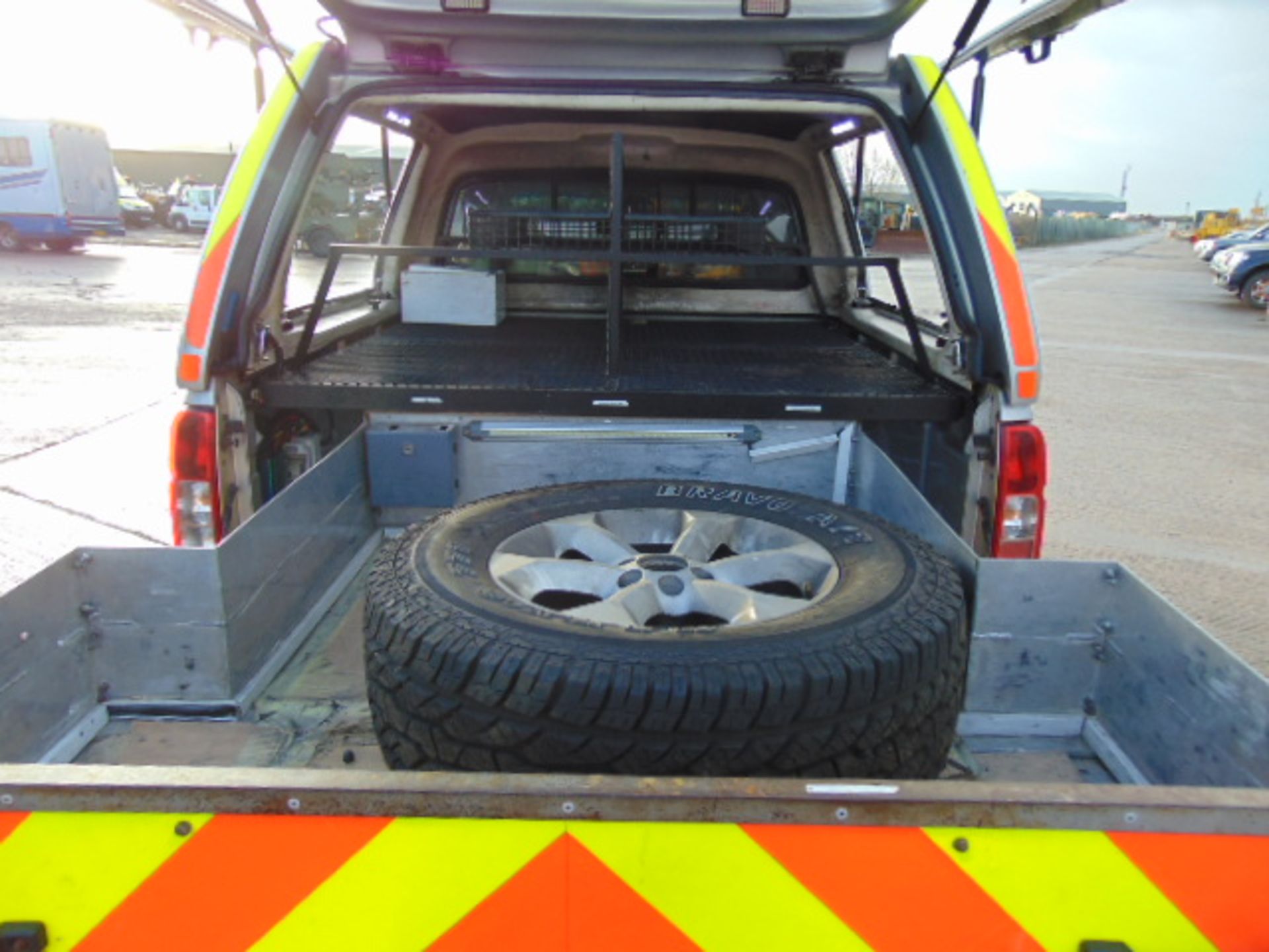 2008 Nissan Navara Aventura Double Cab 2.5 dCi Incident Response Vehicle - Bild 18 aus 23