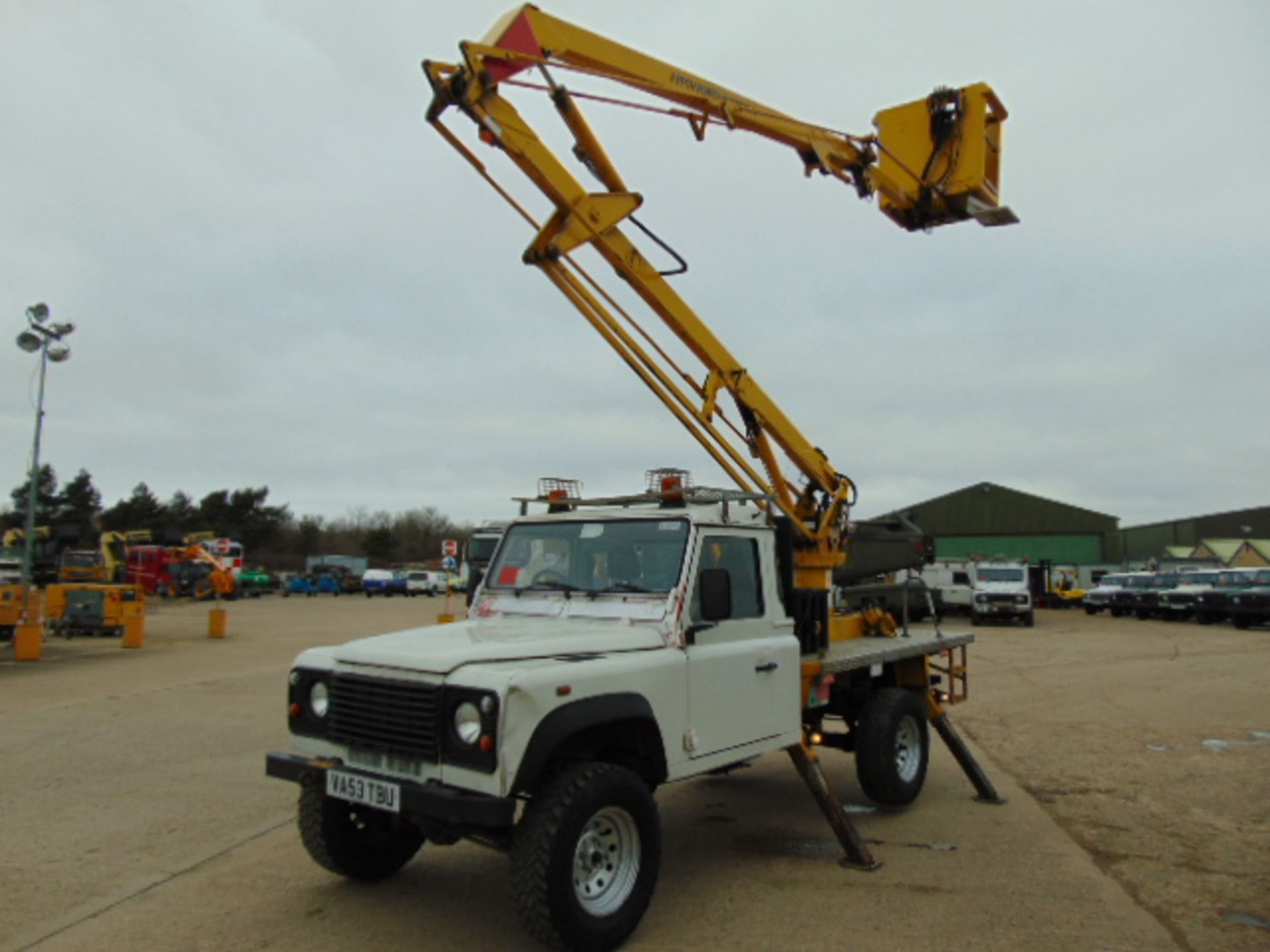 Land Rover Defender 130 TD5 Cherry Picker / Access Lift - Image 3 of 22
