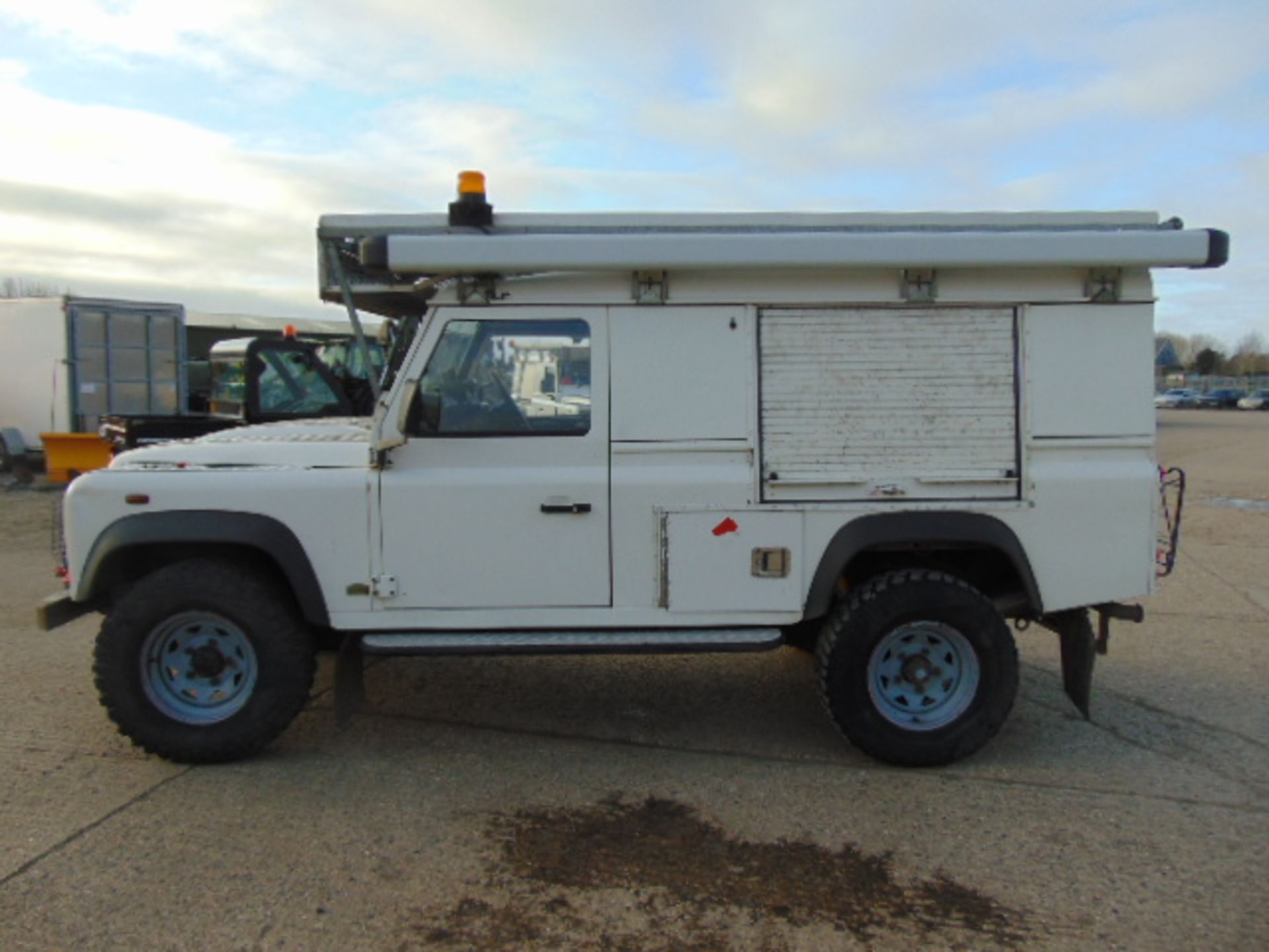 Land Rover Defender 110 Puma Hardtop 4x4 Special Utility (Mobile Workshop) complete with Winch - Image 4 of 23