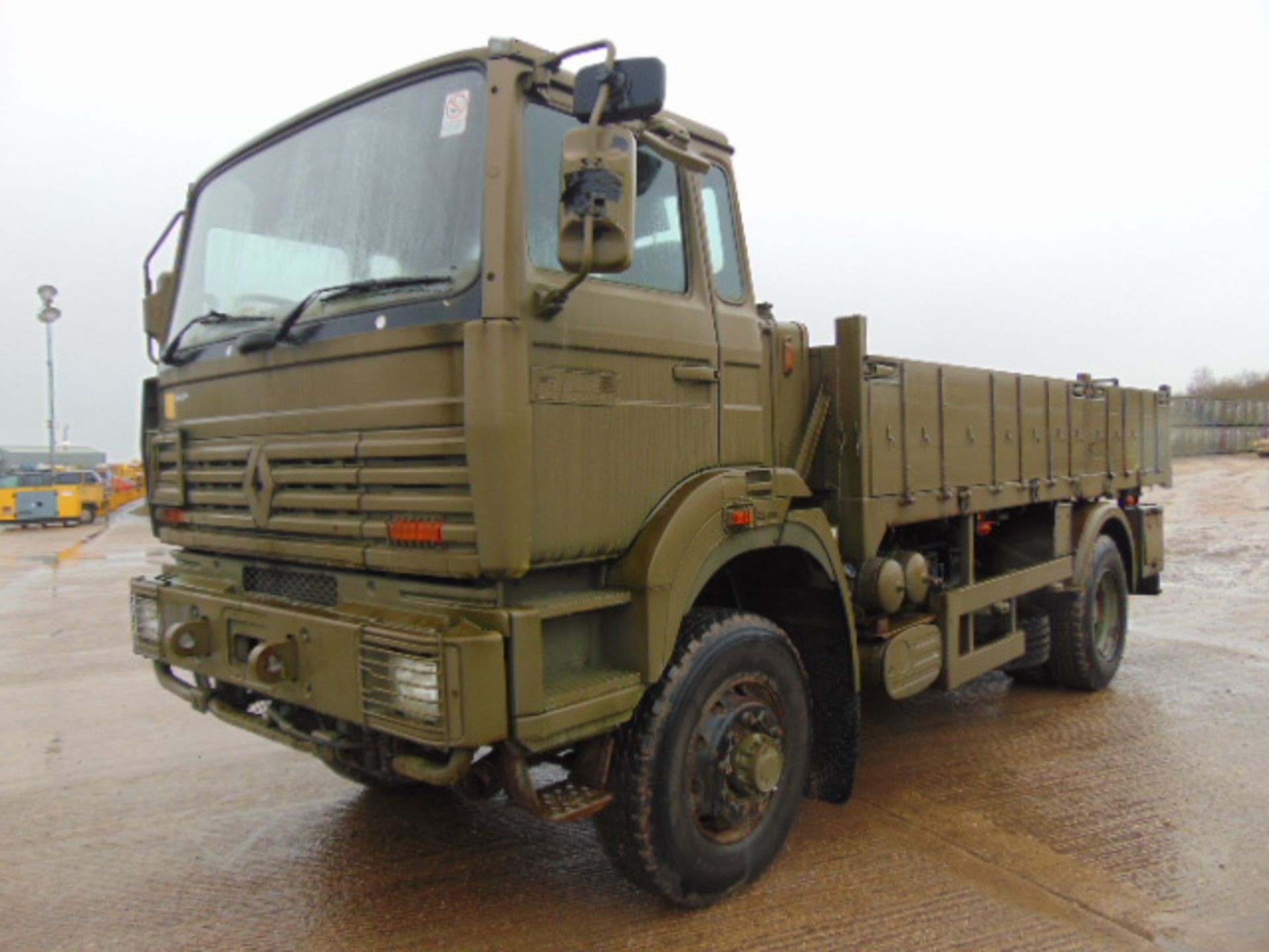 Renault G300 Maxter RHD 4x4 8T Cargo Truck with fitted winch - Image 3 of 16