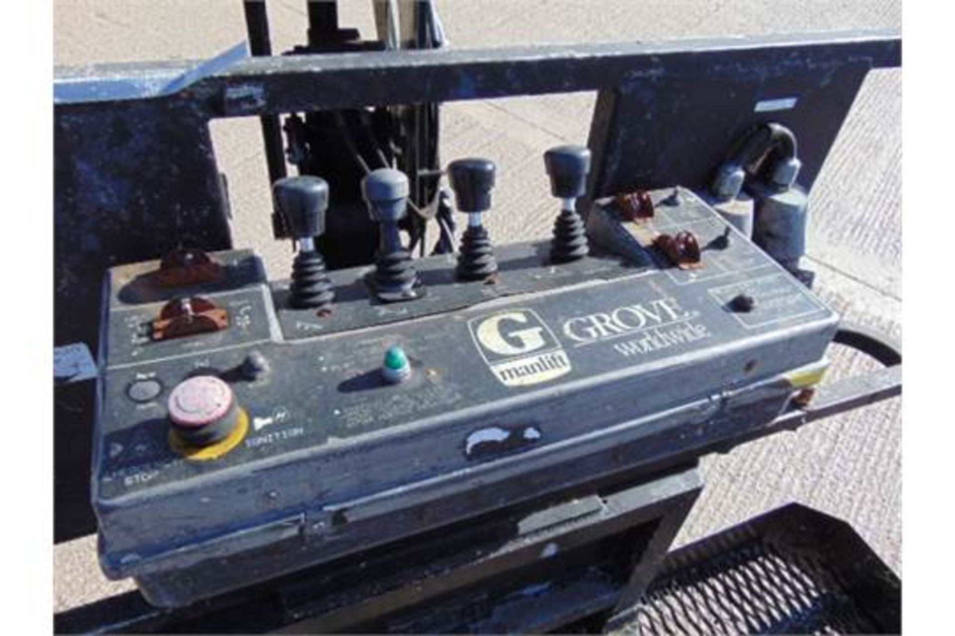 Grove MZ82X Telescopic Aerial Work Platform - Image 18 of 23