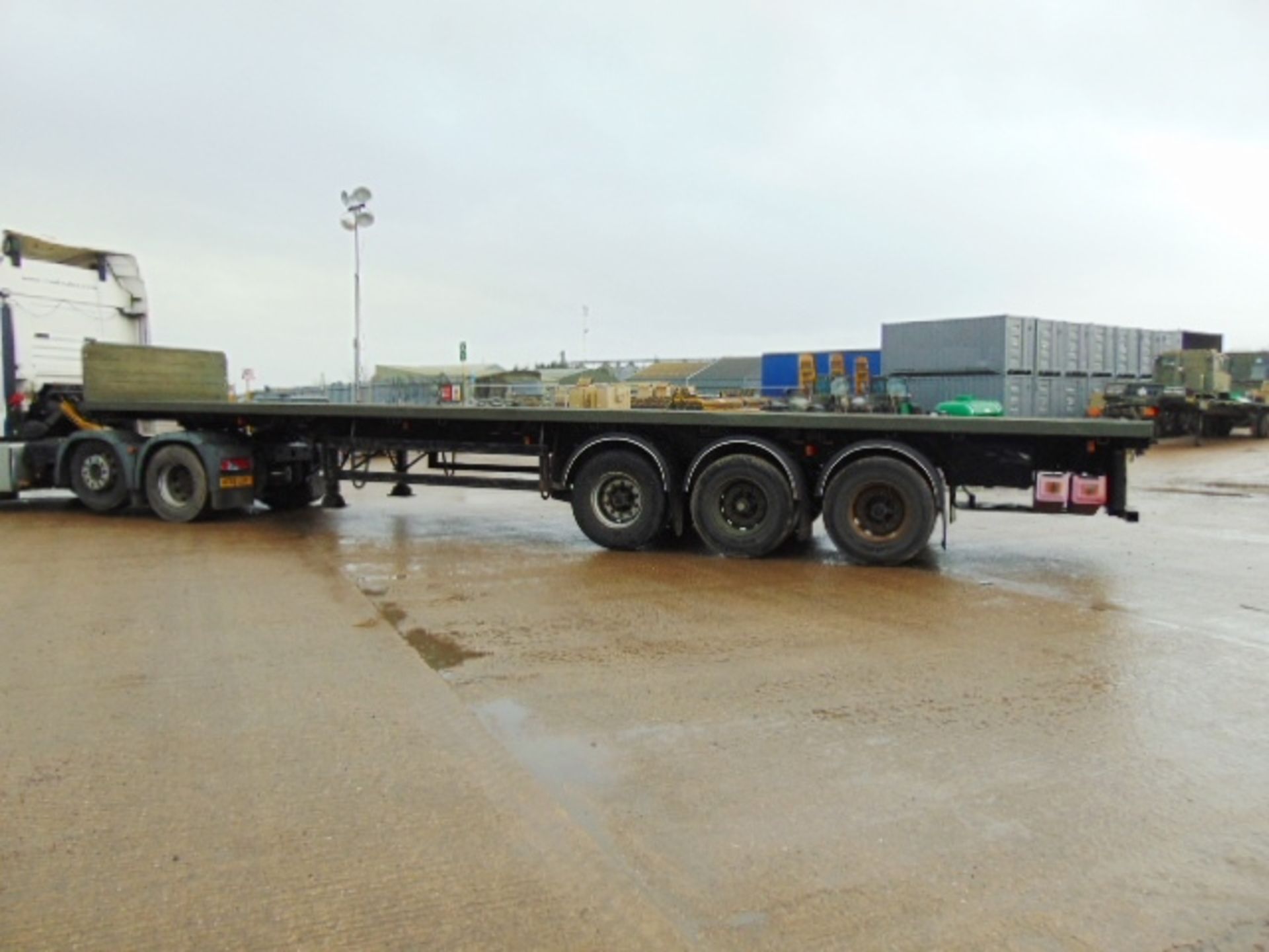 Crane Fruehauf PJD TA3 45ft Tri Axle Flatbed Trailer - Image 7 of 22