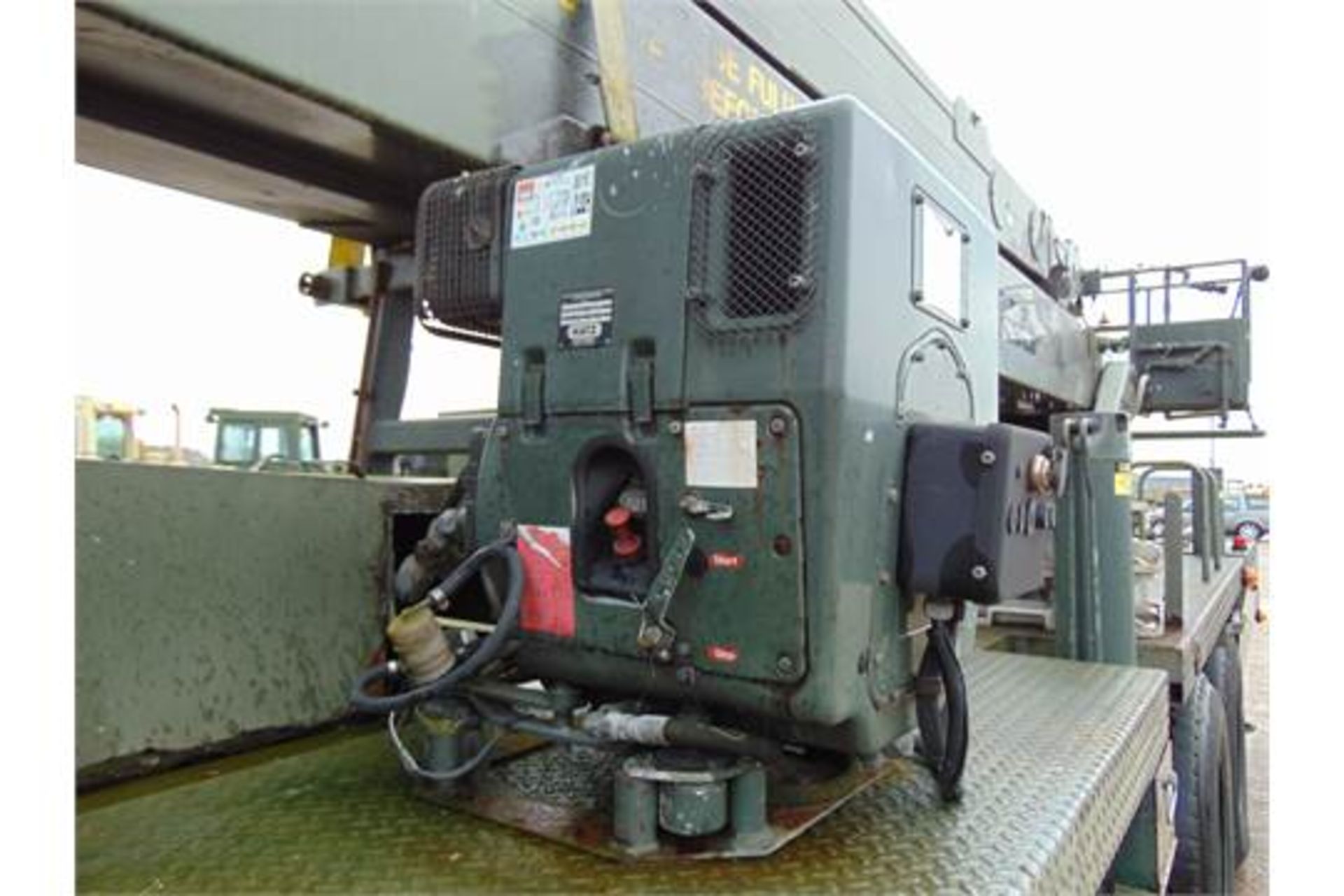 Condor 125S Elevating and Rotating Aerial Work Platform on 2000 Sabel 6x6 Truck - Image 11 of 32