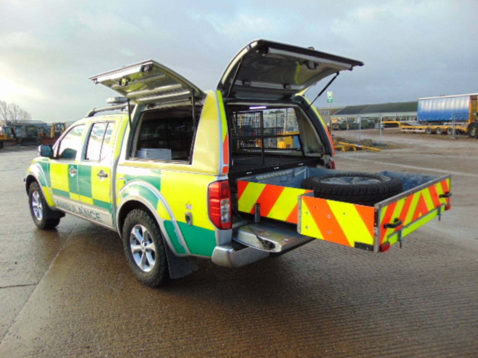 2008 Nissan Navara Aventura Double Cab 2.5 dCi Incident Response Vehicle - Image 16 of 23