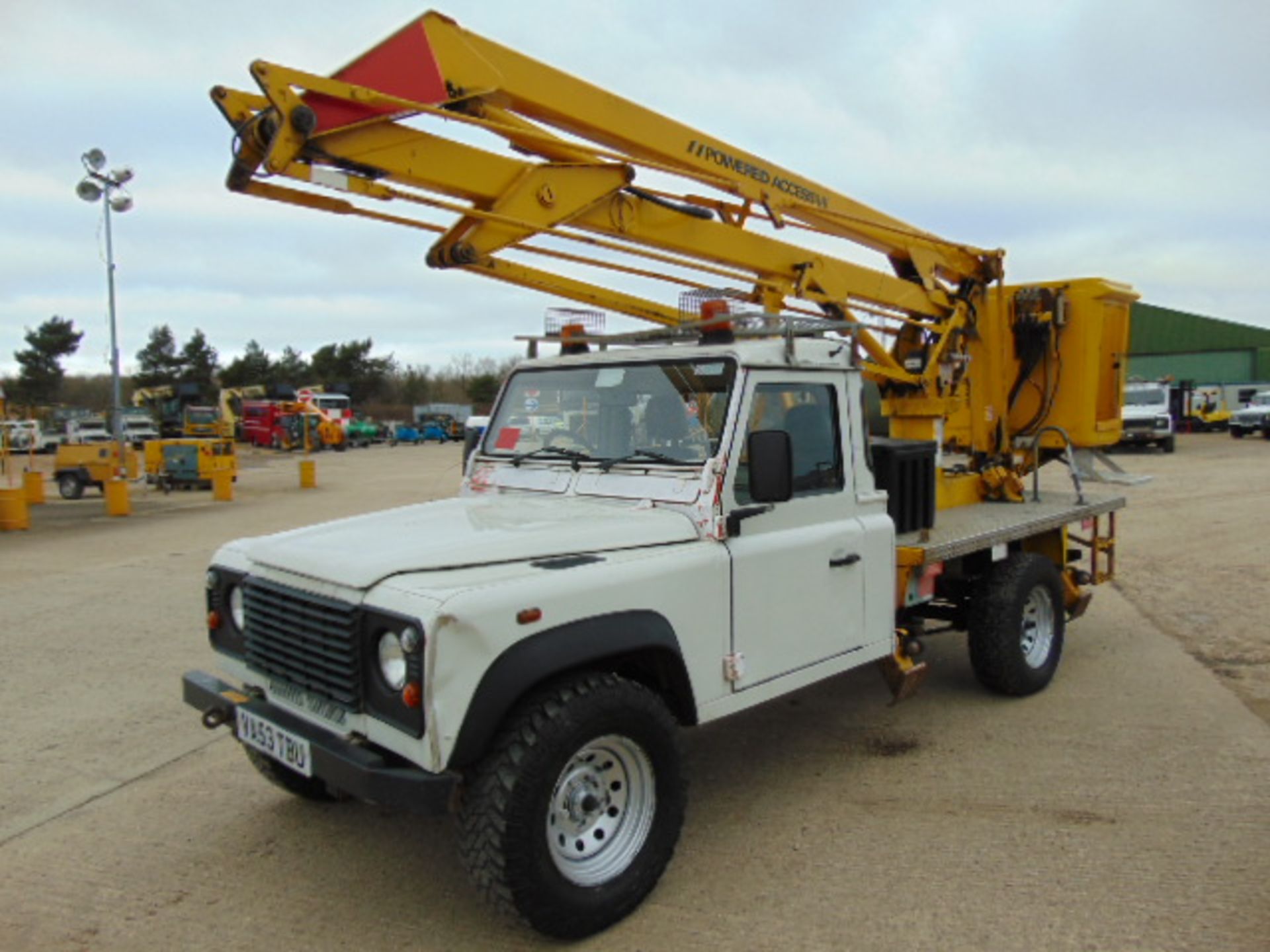 Land Rover Defender 130 TD5 Cherry Picker / Access Lift - Image 6 of 22