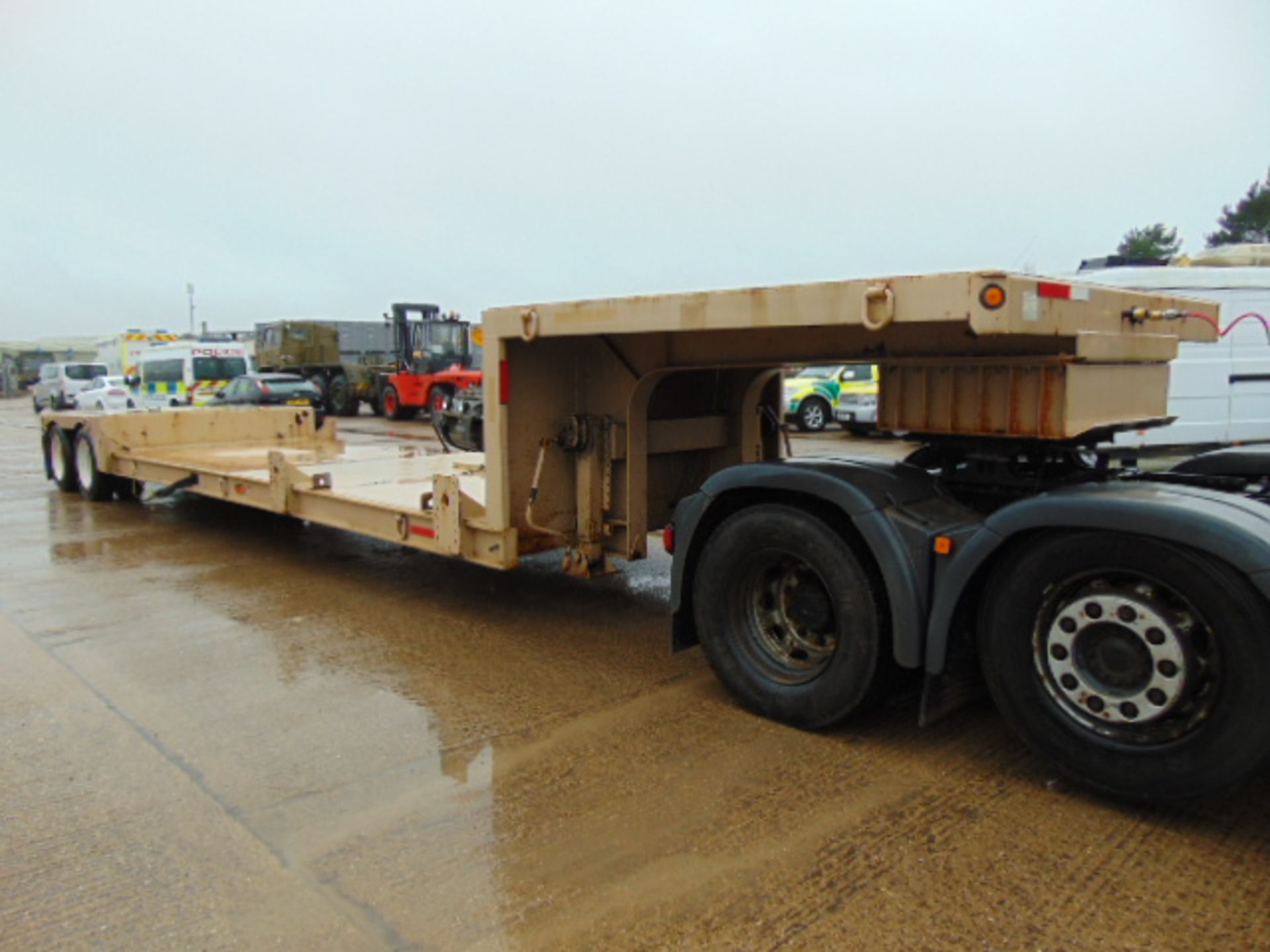 2007 Fontaine 44ft Twin Axle Step Frame Low Loader Trailer - Image 2 of 14