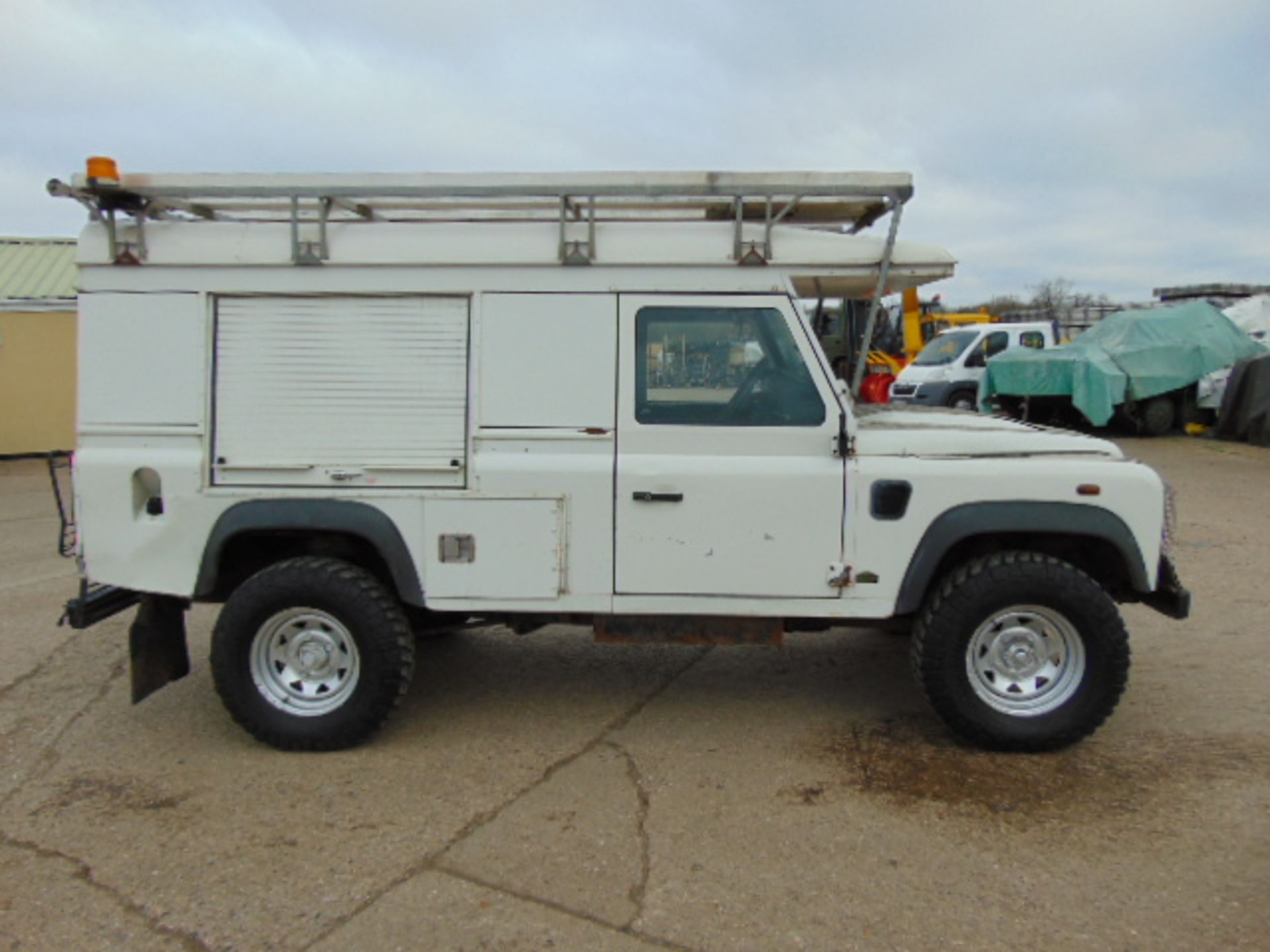 Land Rover Defender 110 Puma Hardtop 4x4 Special Utility (Mobile Workshop) complete with Winch - Image 5 of 22