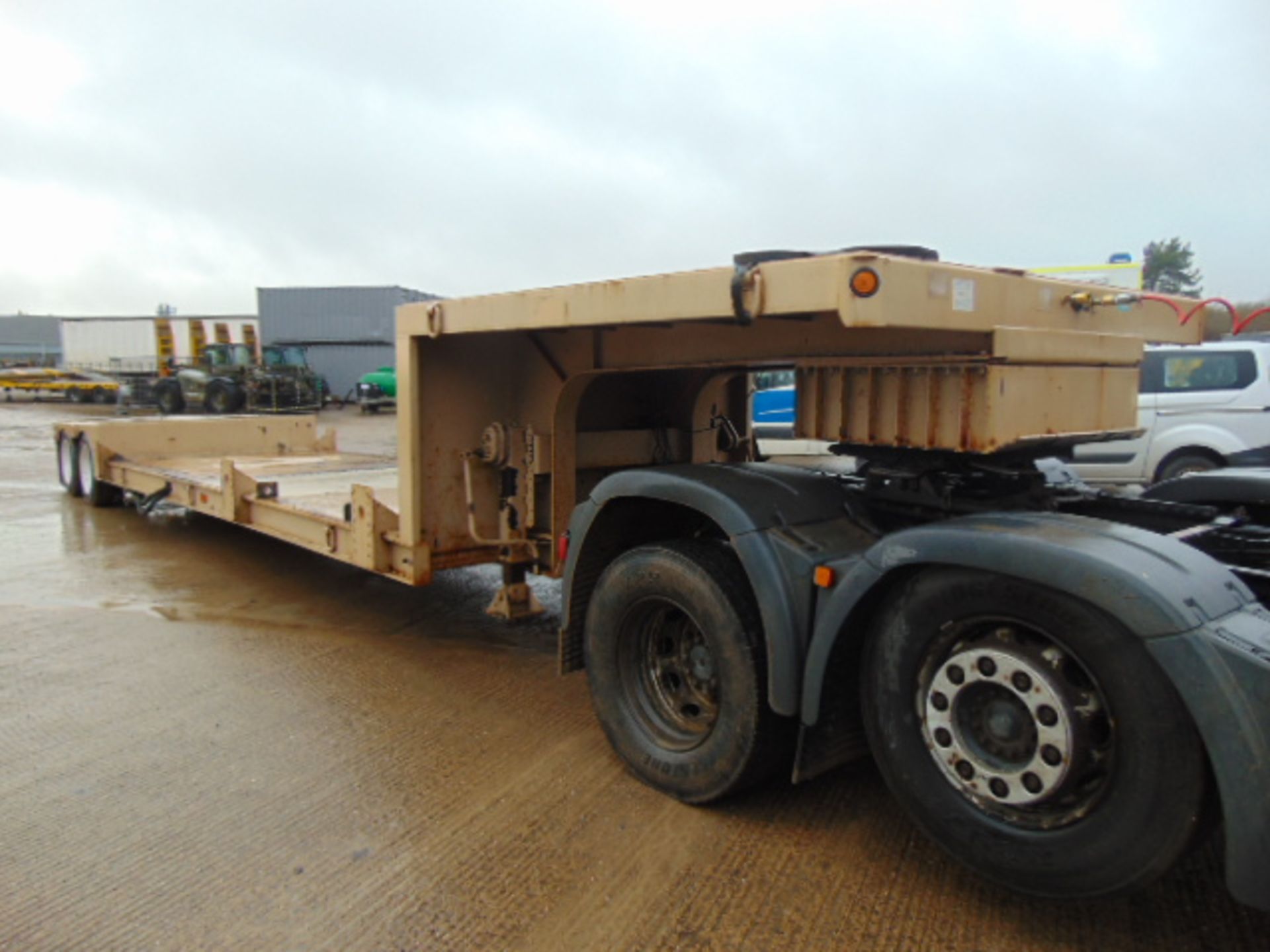 2007 Fontaine 44ft Twin Axle Step Frame Low Loader Trailer - Image 9 of 15