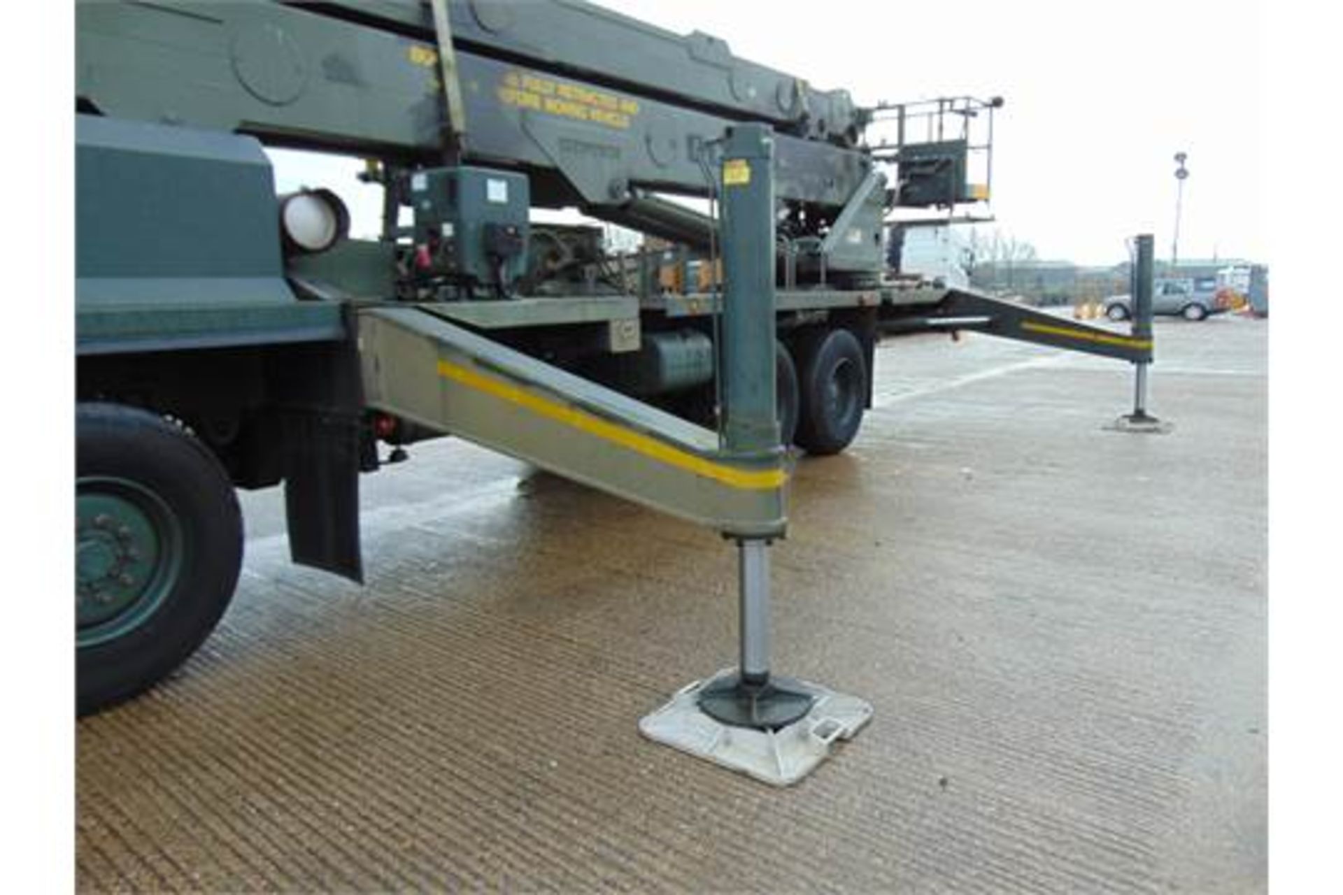 Condor 125S Elevating and Rotating Aerial Work Platform on 2000 Sabel 6x6 Truck - Image 29 of 32