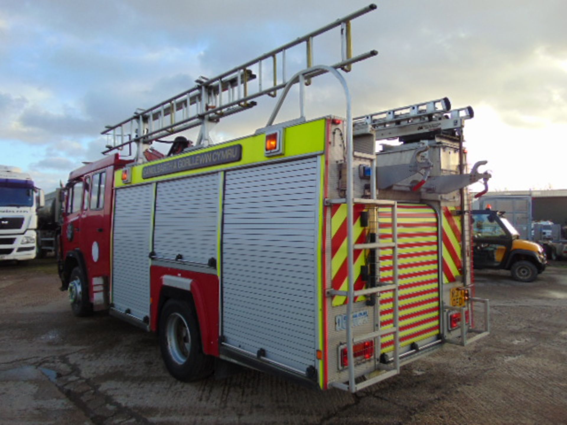 Mercedes 1124 Saxon Fire Engine - Image 8 of 17