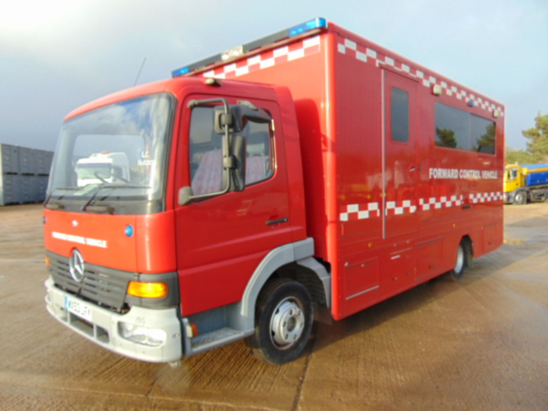 2003 Mercedes 815 4x2 Forward Control Vehicle - Image 3 of 24