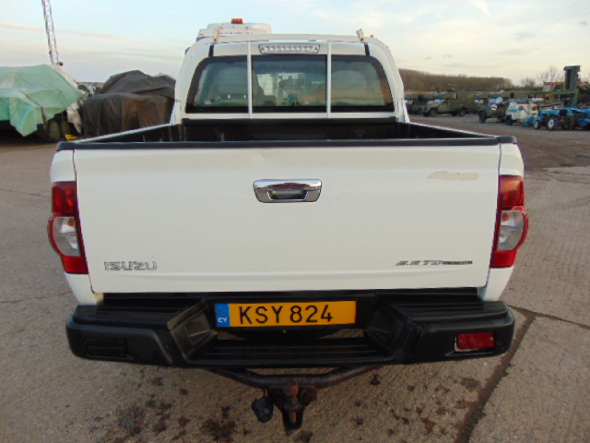 Isuzu D-Max Double Cab 2.5 Diesel 4 x 4 Pickup - Bild 7 aus 15