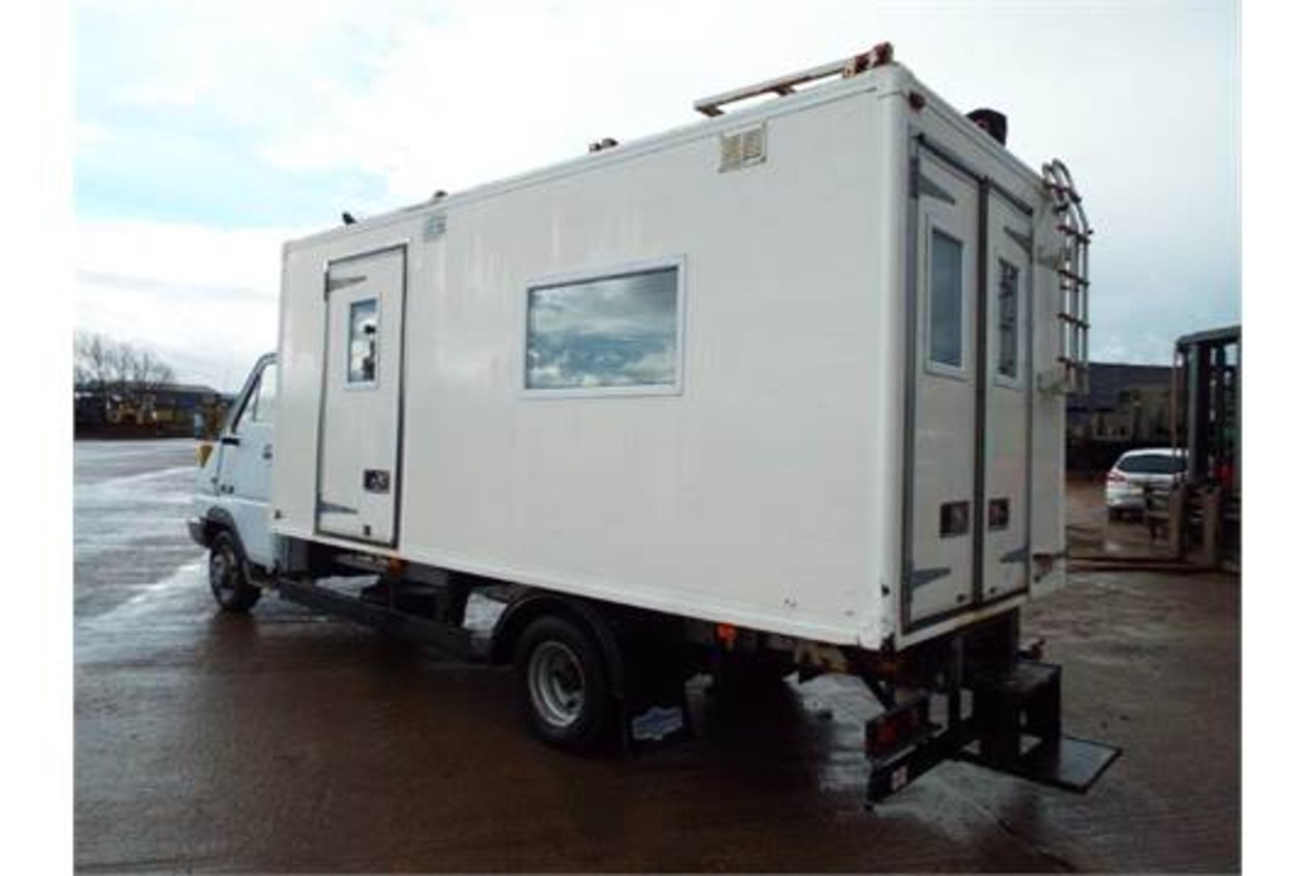 Renault B120 Mobile Command Center / Camper Conversion - Image 8 of 37