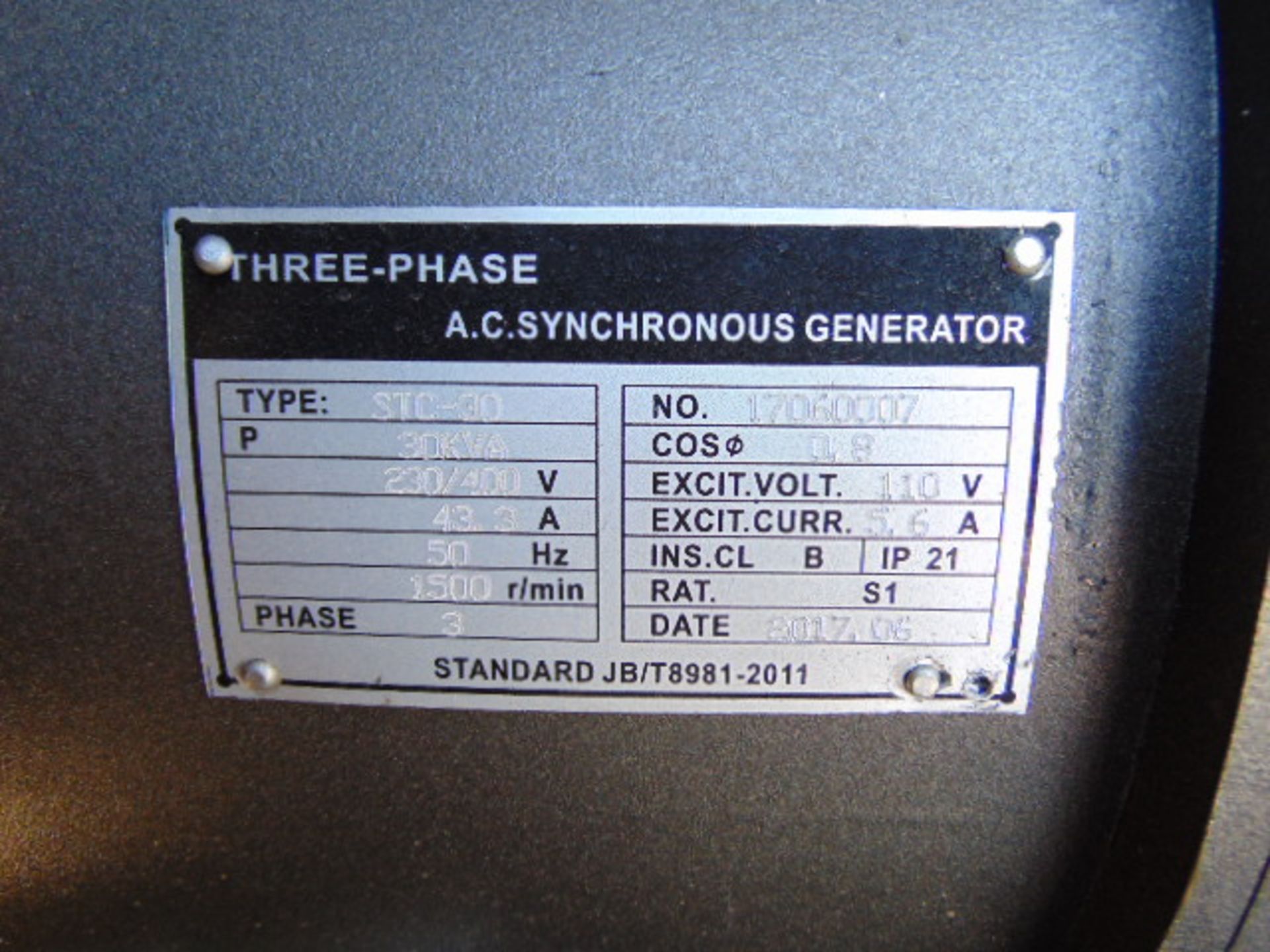 UNISSUED WITH TEST HOURS ONLY 30 KVA 3 Phase Silent Diesel Generator Set - Bild 6 aus 12