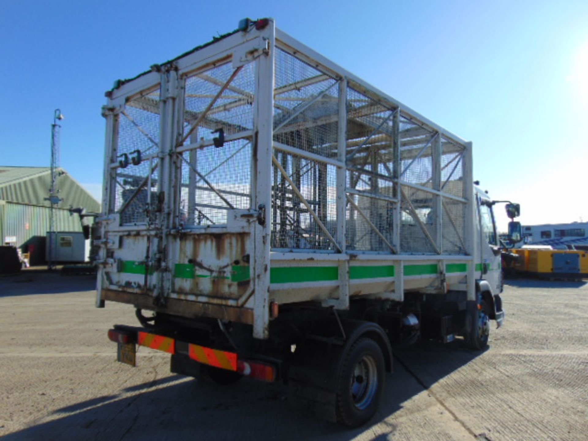 2008 DAF LF 45.140 C/W Refuse Cage, Rear Tipping Body and Side Bin Lift - Image 9 of 26