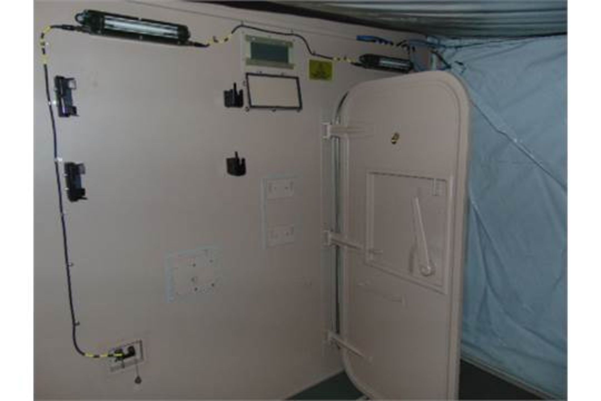 Containerised Insys Ltd Integrated Biological Detection/Decontamination System (IBDS) - Bild 19 aus 53