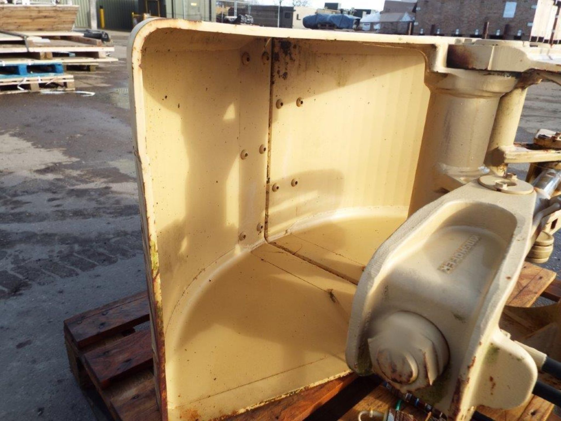 Kinshofer 605 Heavy Duty Clamshell Bucket - Image 9 of 9