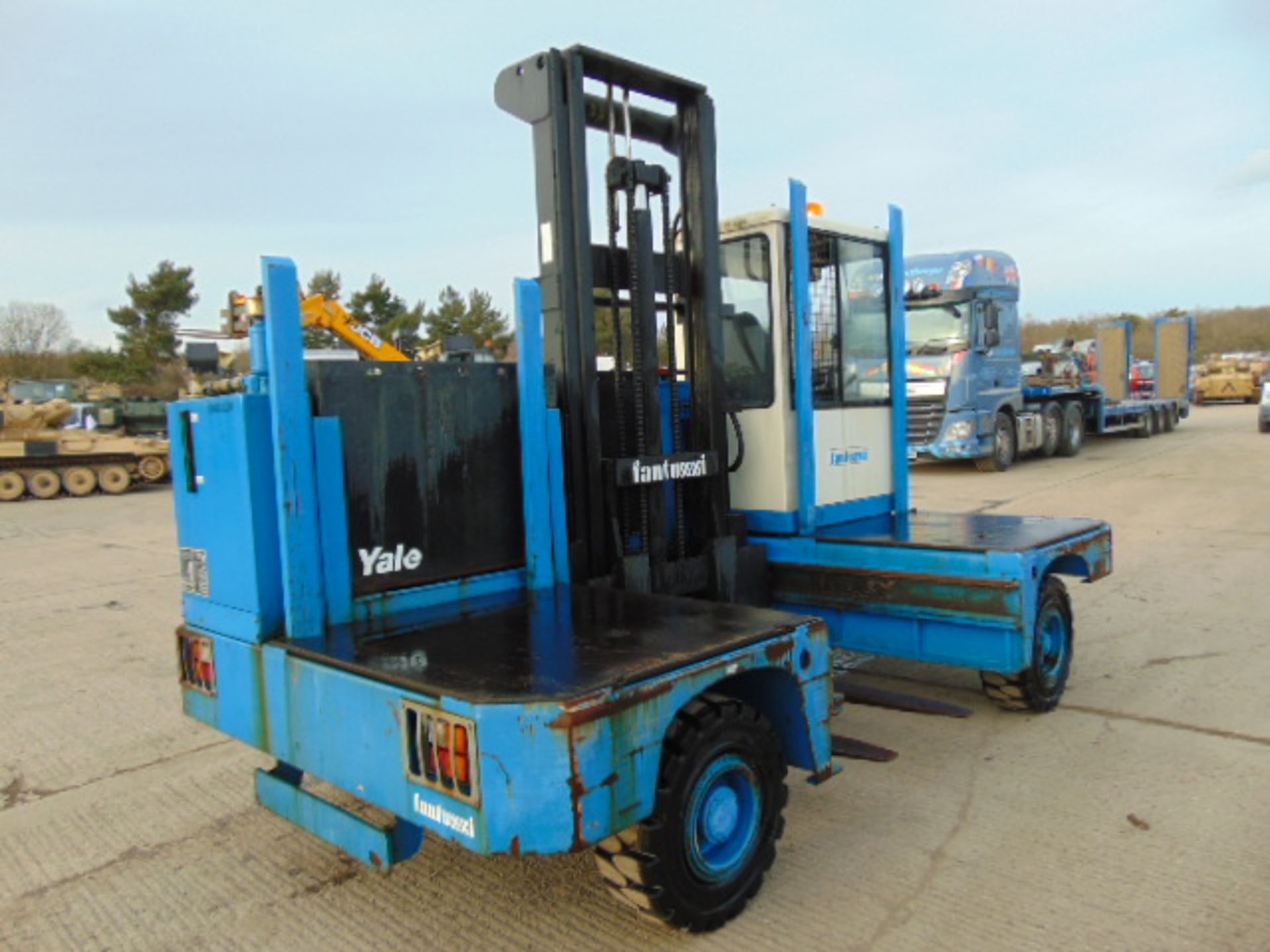 FANTUZZI SF40E 4000kg Sideloader Electric Forklift ONLY 301 hours! - Image 14 of 24
