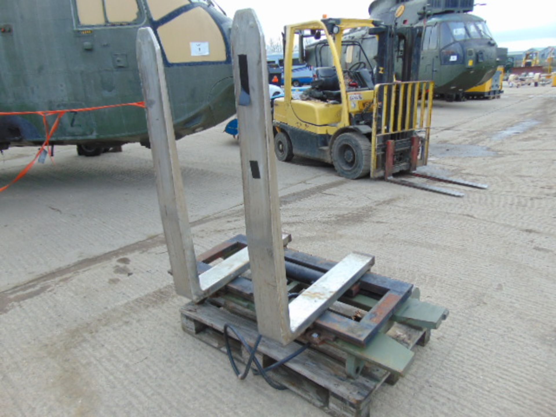 JCB 540 Loadall Sideshift Carriage C/W Stainless Steel Clad Tines - Image 4 of 4