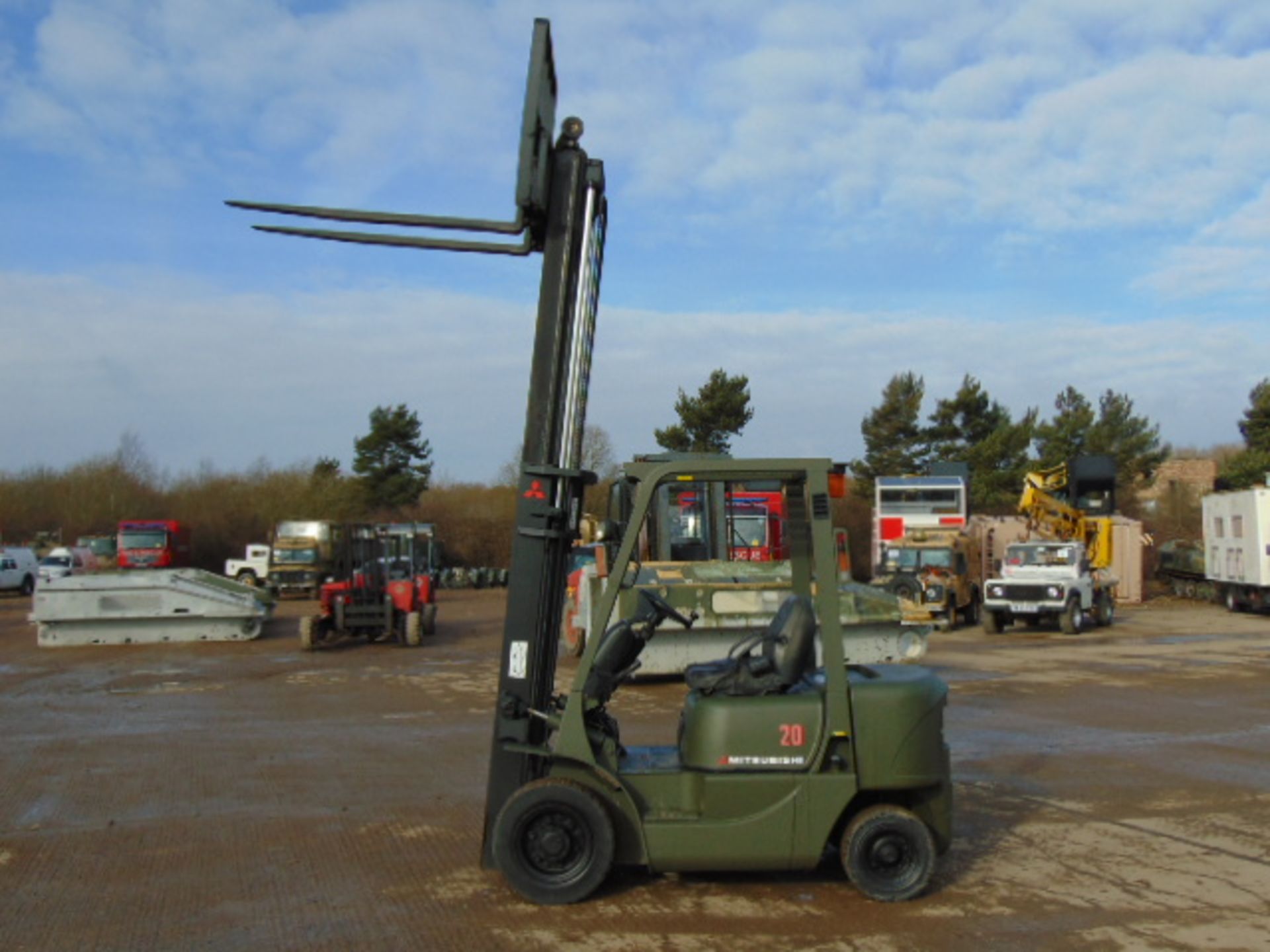 Mitsubishi FD20K Counter Balance Diesel Forklift - Image 2 of 19