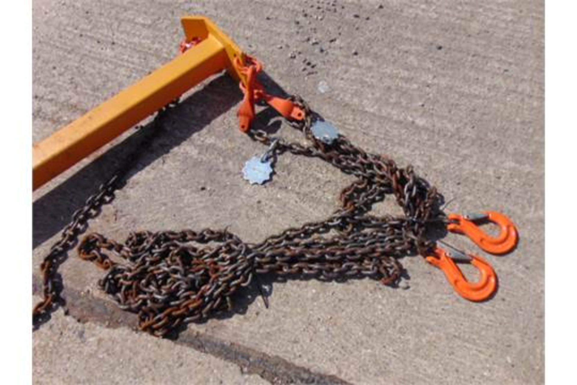 Unissued Pelloby 1000kg 3.7m Lifting Beam complete with chains - Image 3 of 8