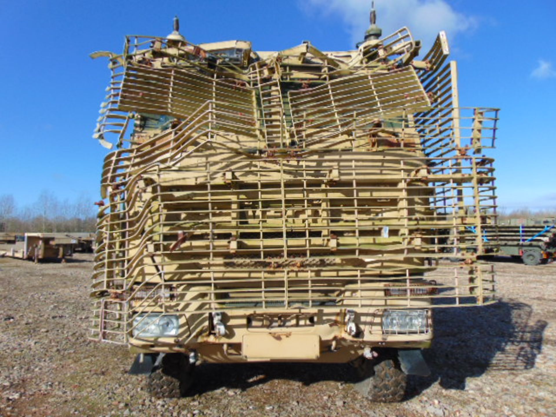 Damage Repairable LHD Iveco Trakker 8x8 Self Loading Dump Truck (Protected) - Image 2 of 15