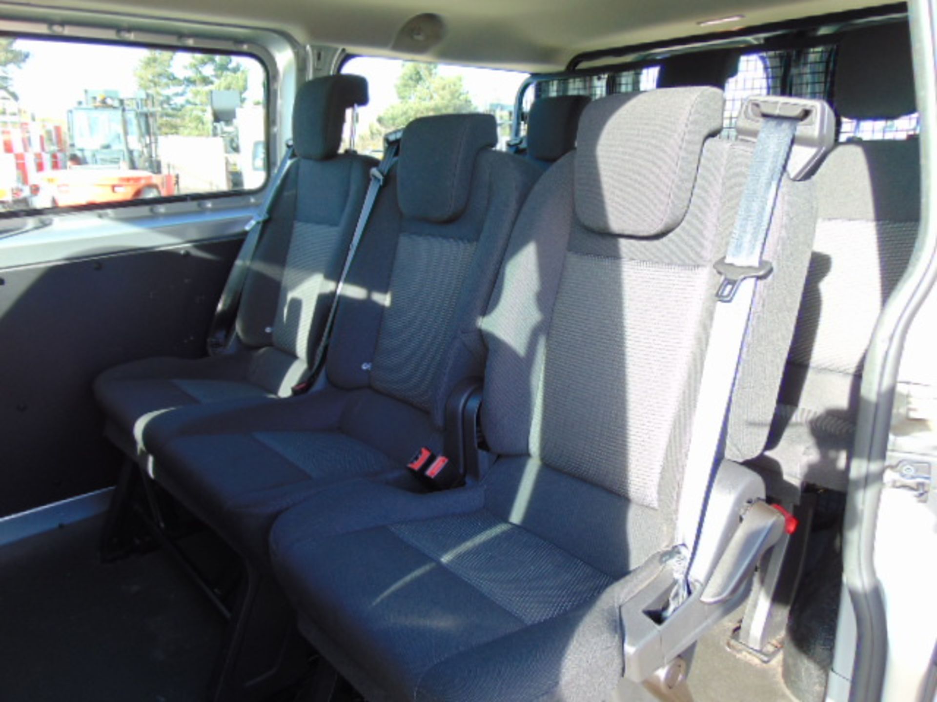 2015 Ford Transit Custom 310 Eco-Tech 2.2 9 Seat Minibus - Image 14 of 18