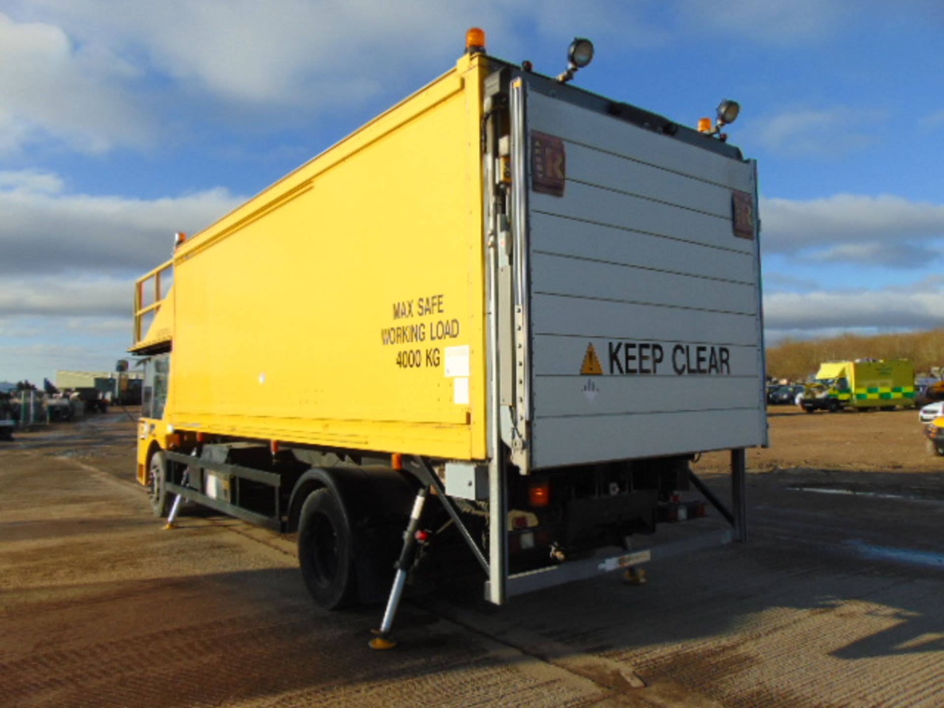 Dennis Elite TI Catering Truck with Hi Rise Lift Body - Bild 21 aus 29