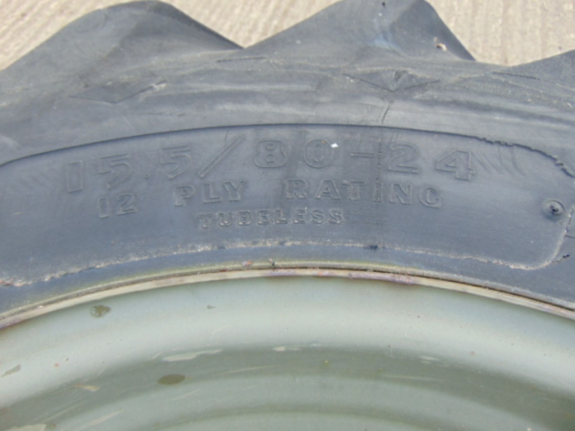 1 x Goodyear Sure Grip 15.5/80-24 Tyre C/W 5 Stud Rim - Bild 6 aus 6