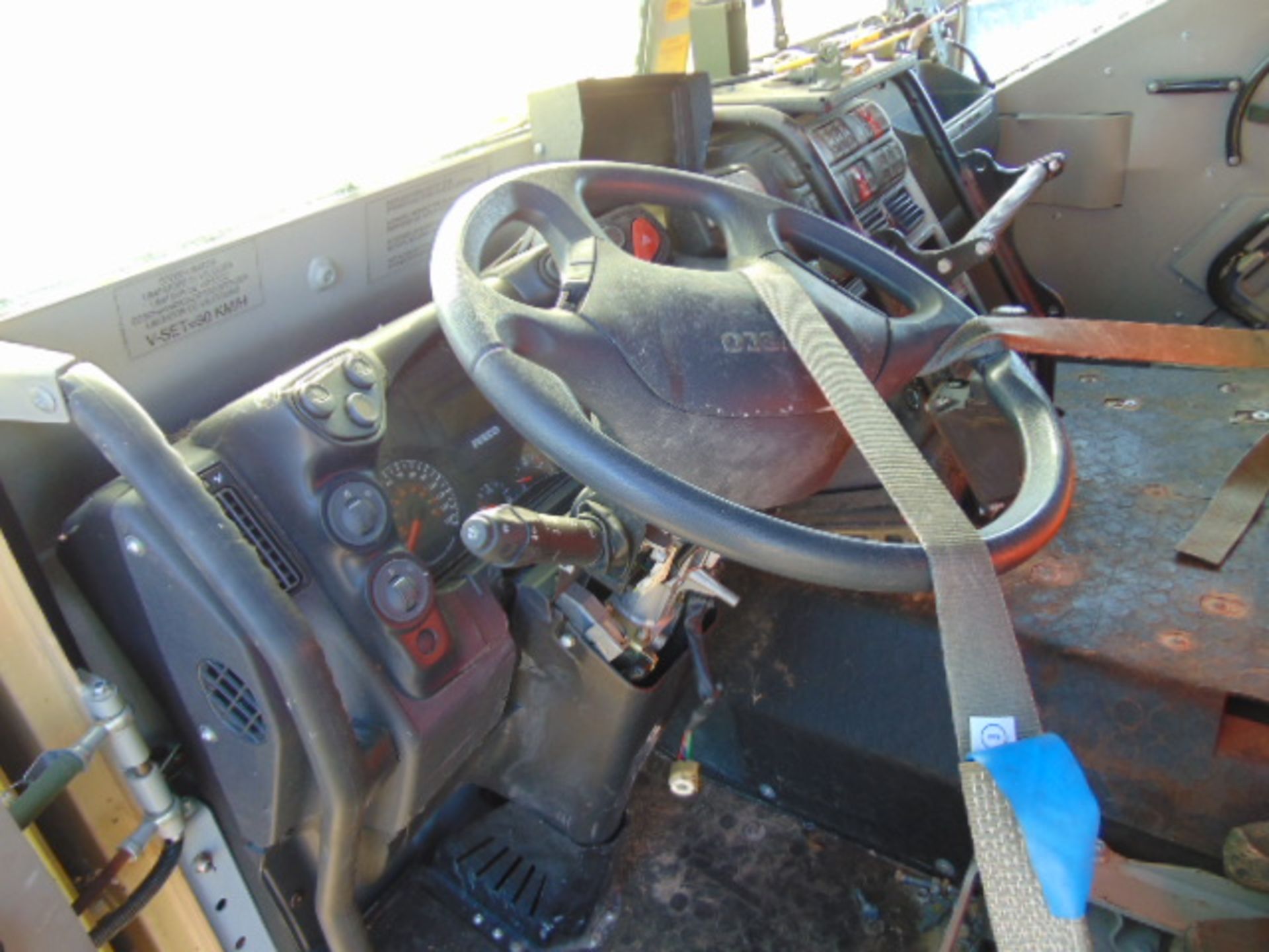 Damage Repairable LHD Iveco Trakker 8x8 Self Loading Dump Truck (Protected) - Image 8 of 15