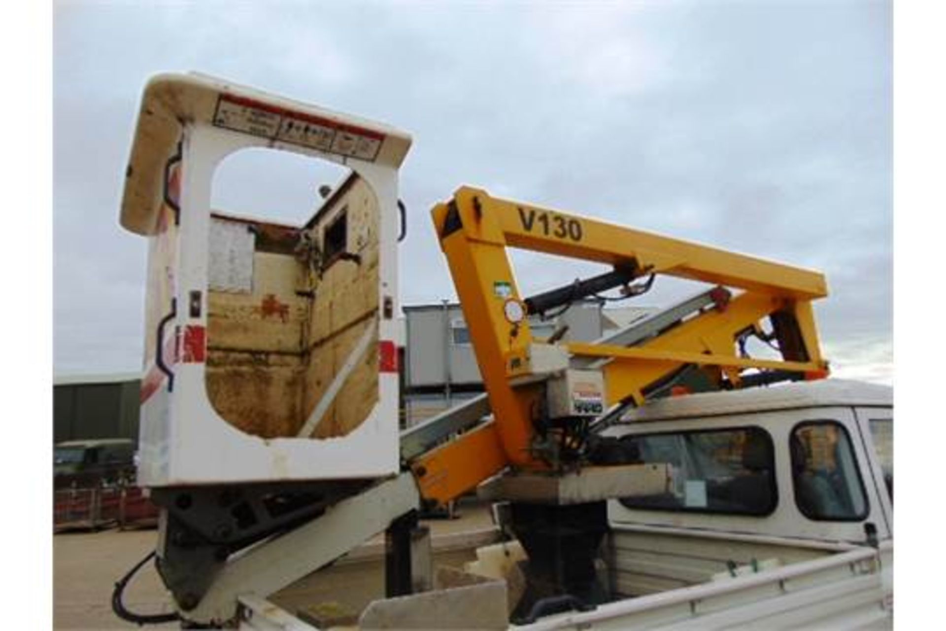 Land Rover Defender 110 High Capacity Cherry Picker - Image 23 of 34