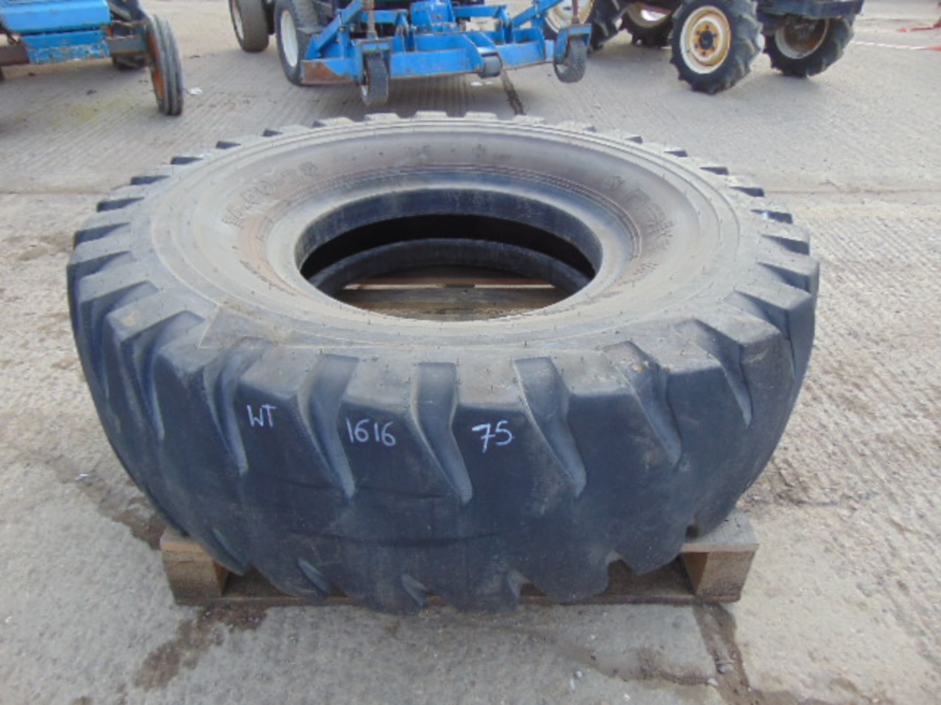 1 x Nokian HTS 16.00-25 Tyre